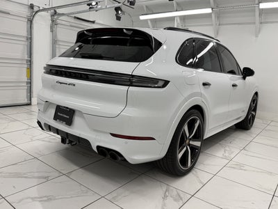 2025 Porsche Cayenne GTS