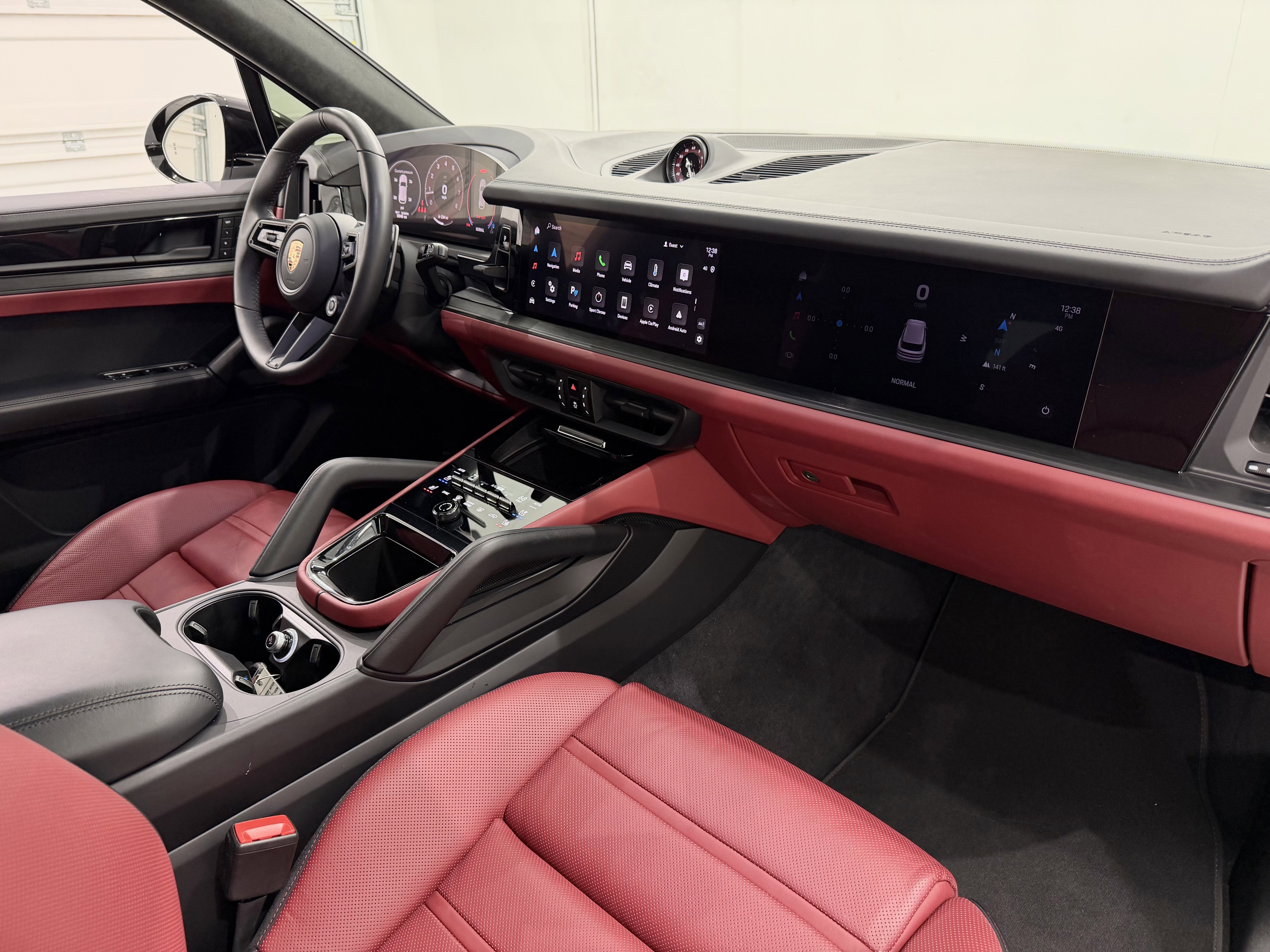 2025 Porsche Cayenne GTS