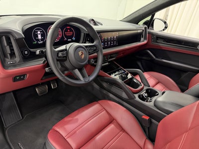 2025 Porsche Cayenne GTS