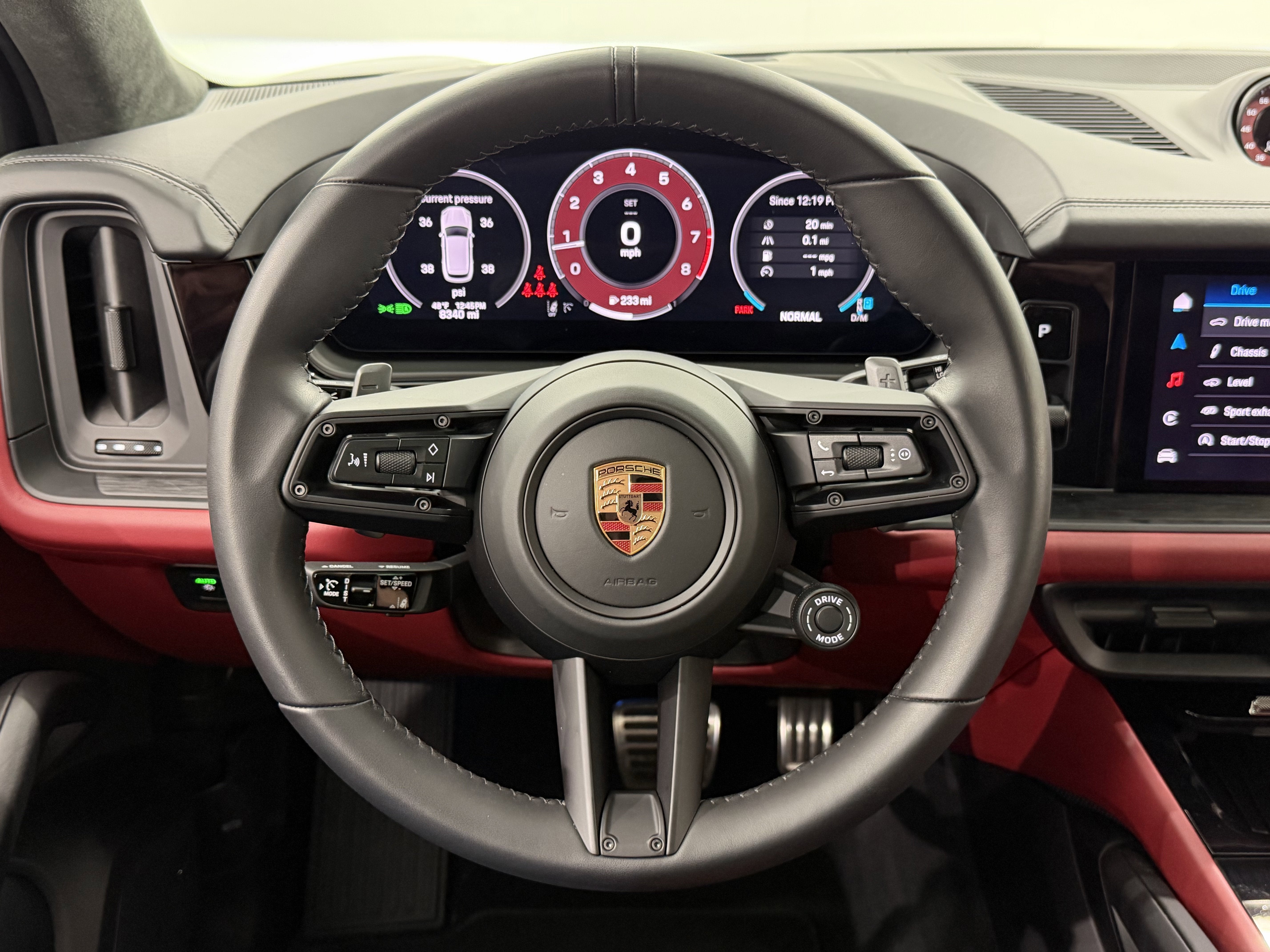2025 Porsche Cayenne GTS