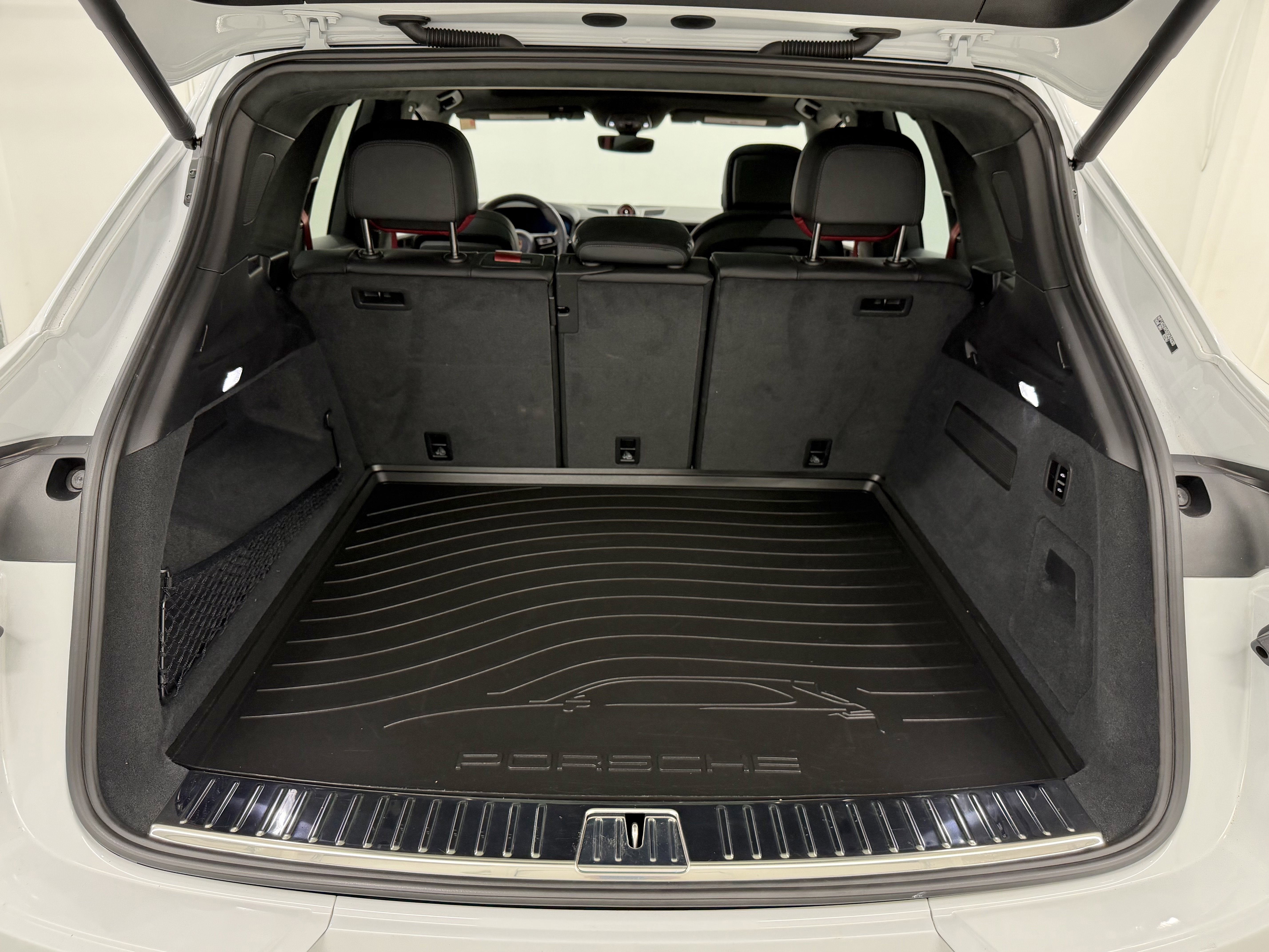 2025 Porsche Cayenne GTS