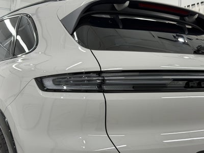 2026 Porsche Cayenne Gts