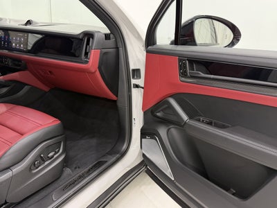 2026 Porsche Cayenne Gts