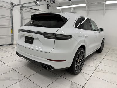 2023 Porsche Cayenne Turbo S E-Hybrid