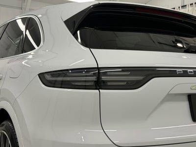 2023 Porsche Cayenne Turbo S E-Hybrid