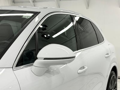 2023 Porsche Cayenne Turbo S E-Hybrid