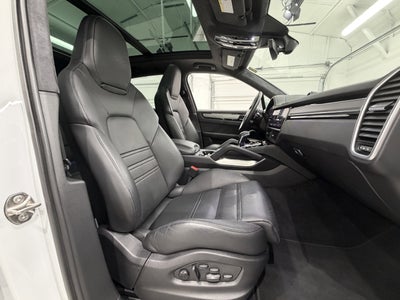 2023 Porsche Cayenne Turbo S E-Hybrid