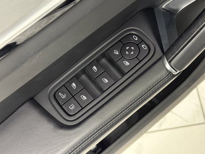 2023 Porsche Cayenne Turbo S E-Hybrid