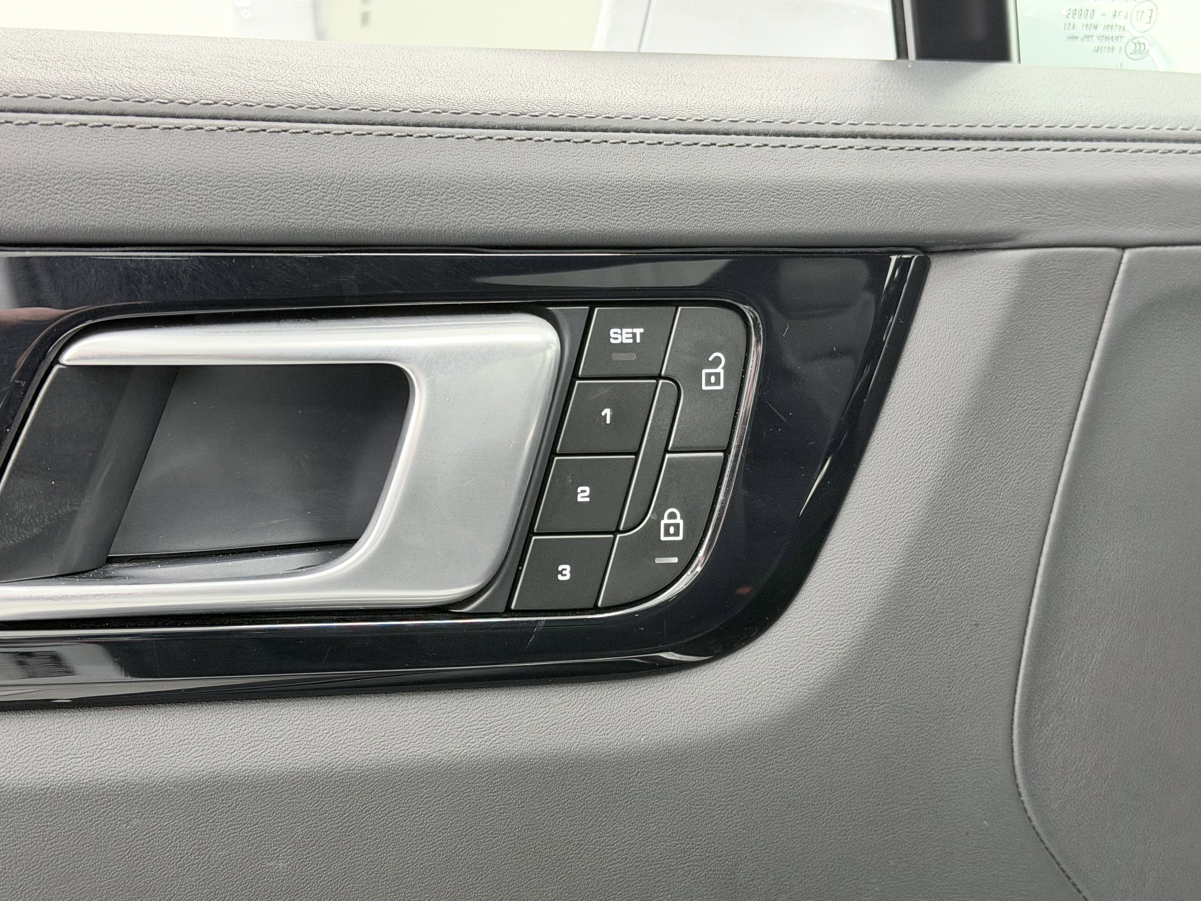 2023 Porsche Cayenne Turbo S E-Hybrid