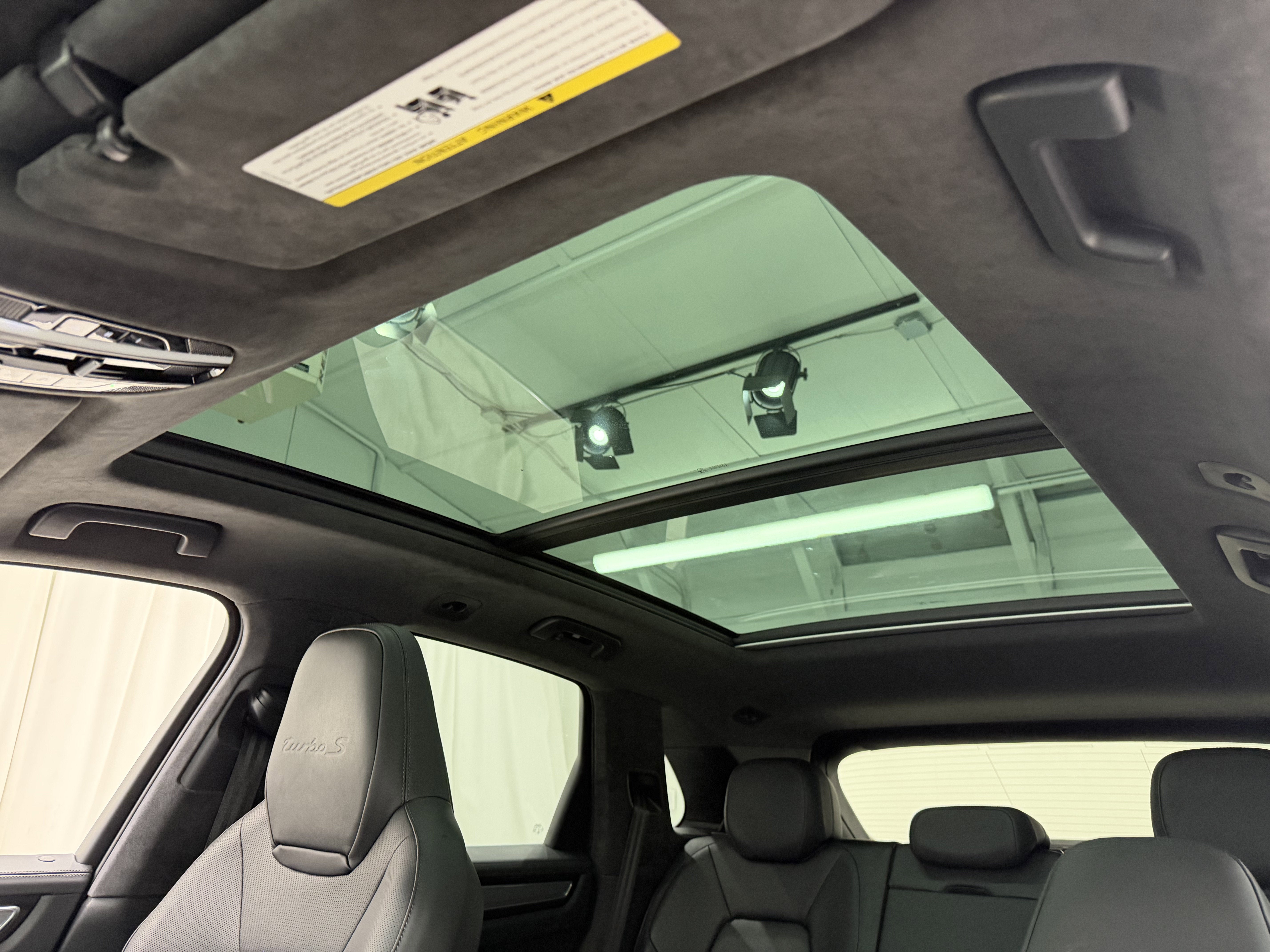 2023 Porsche Cayenne Turbo S E-Hybrid