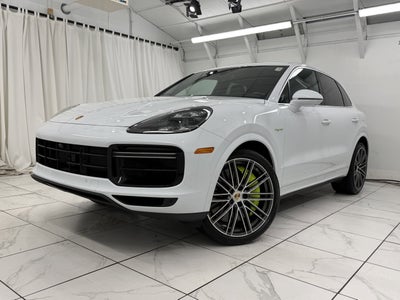 2023 Porsche Cayenne Turbo S E-Hybrid