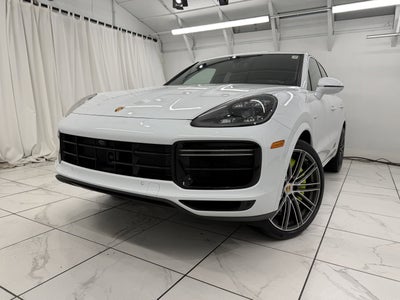 2023 Porsche Cayenne Turbo S E-Hybrid