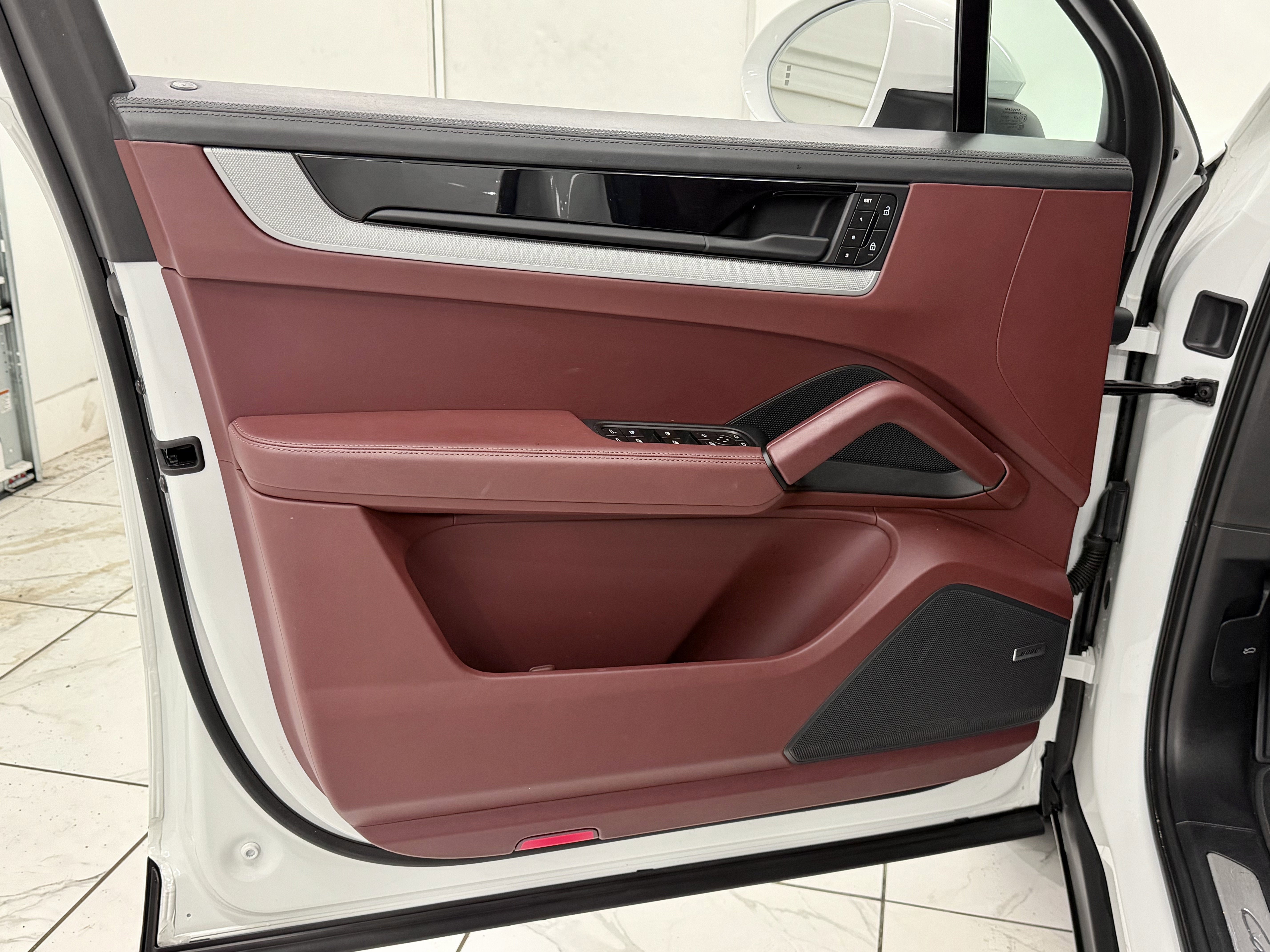 2024 Porsche Cayenne S