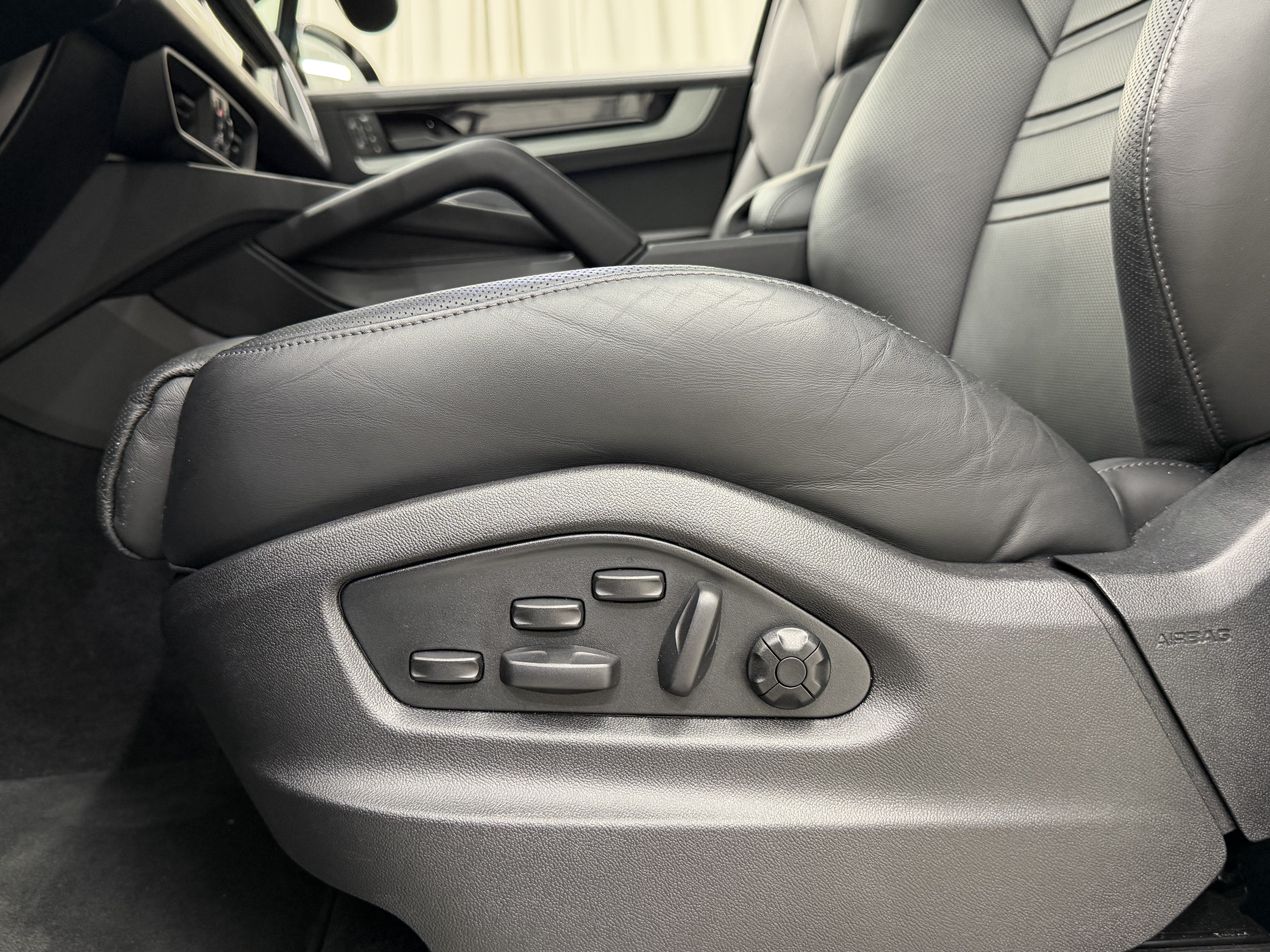 2026 Porsche Cayenne Coupe AWD