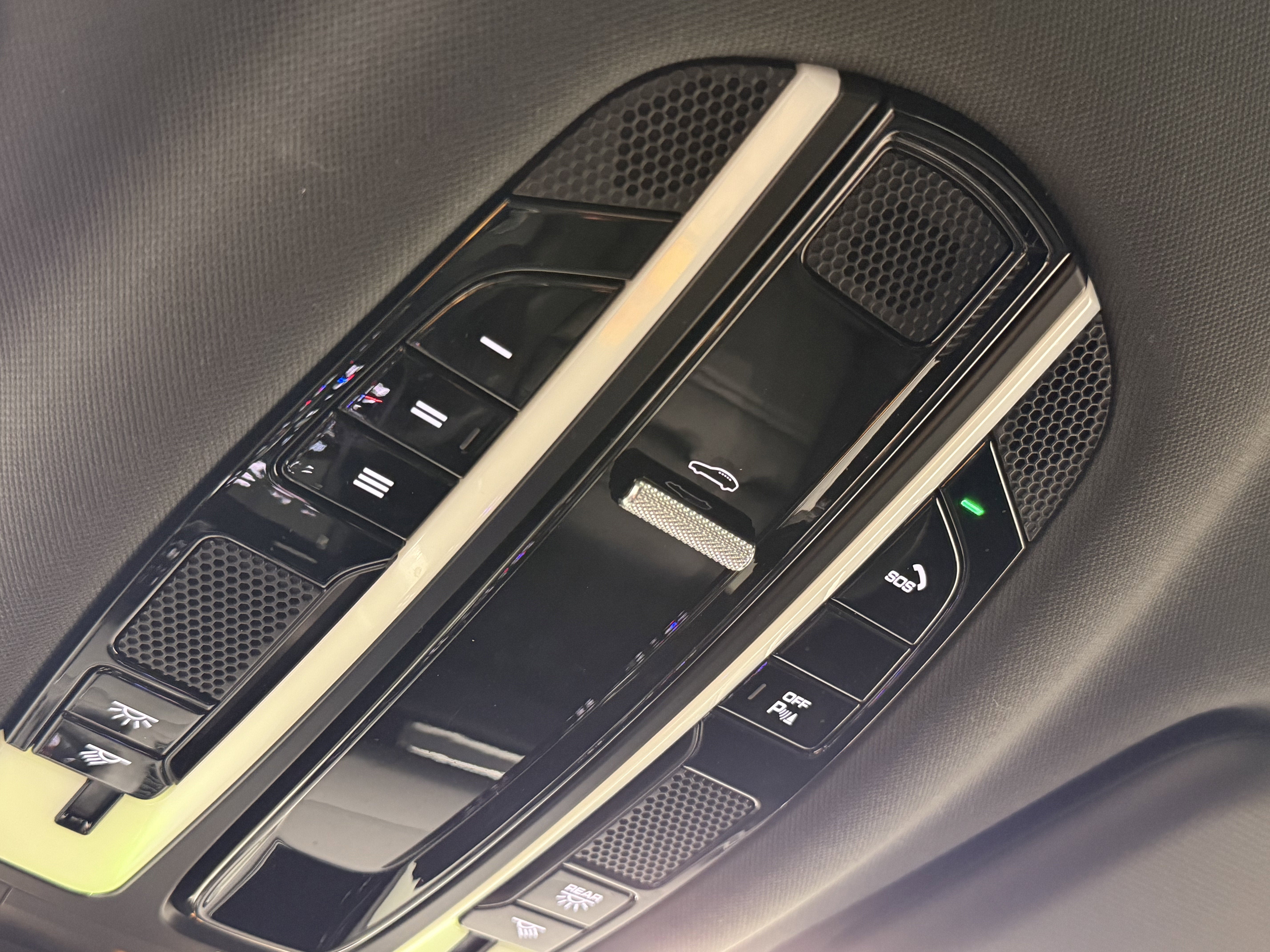 2022 Porsche Cayenne Platinum Edition