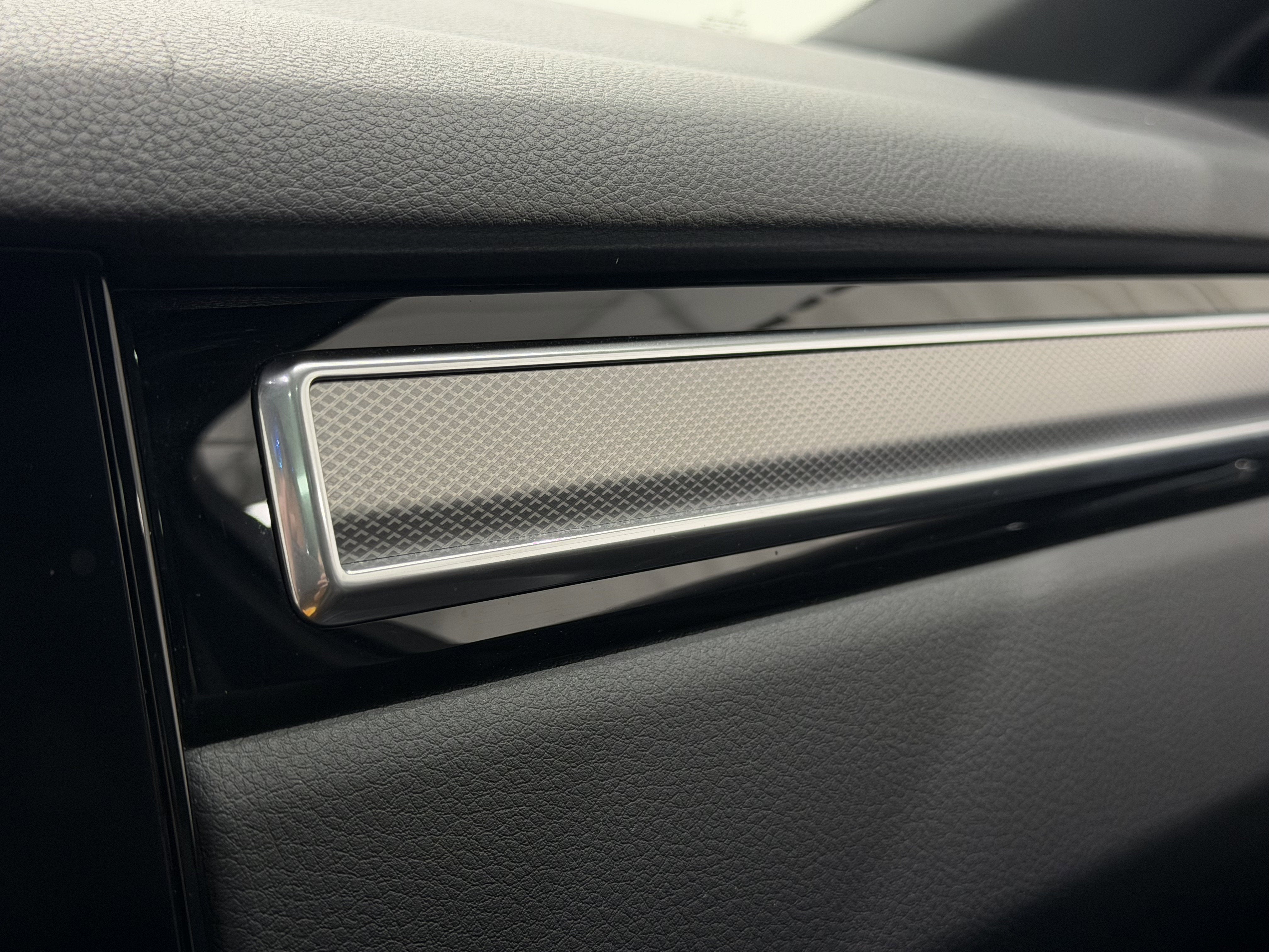 2022 Porsche Cayenne Platinum Edition