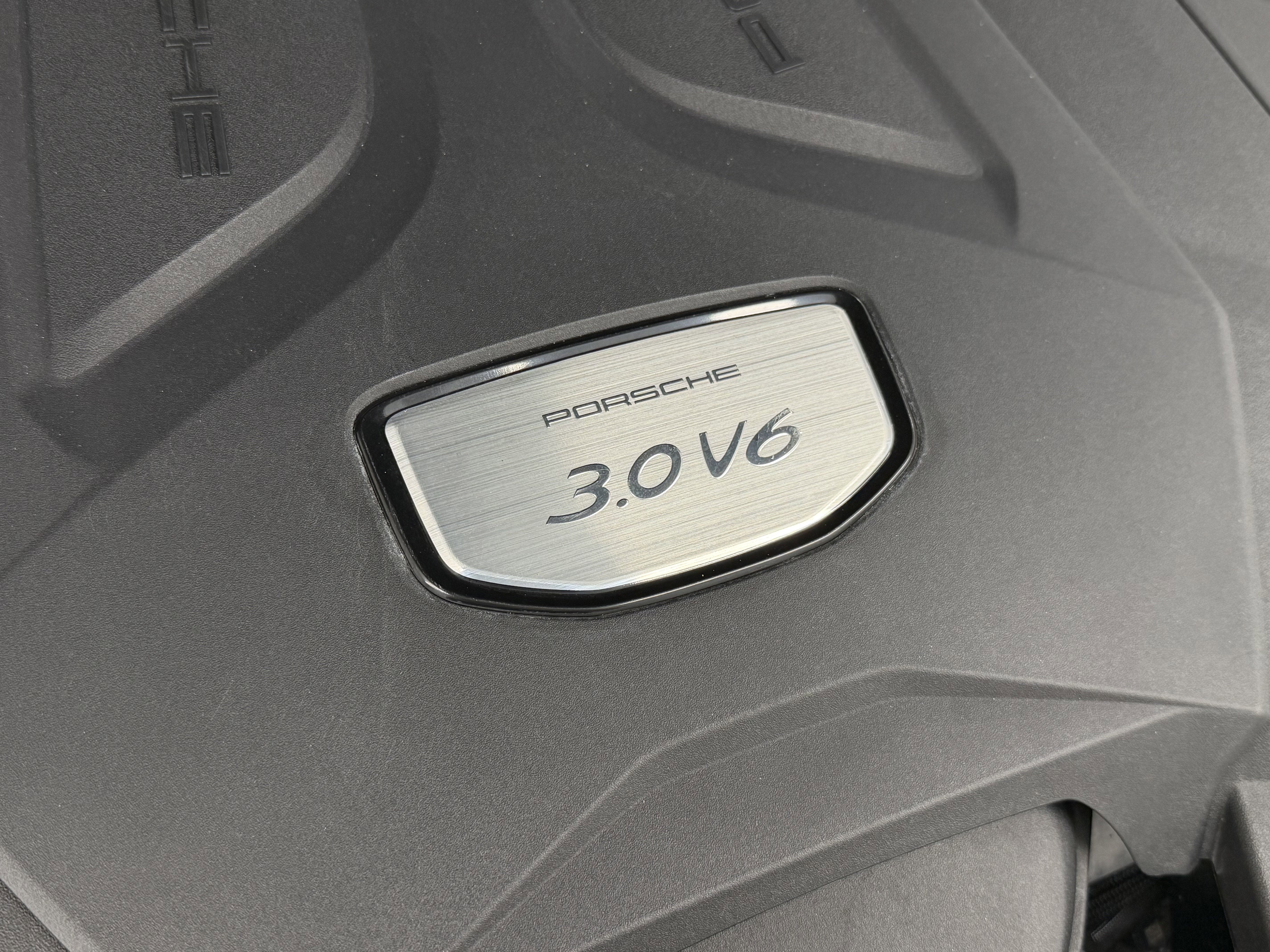 2022 Porsche Cayenne Platinum Edition