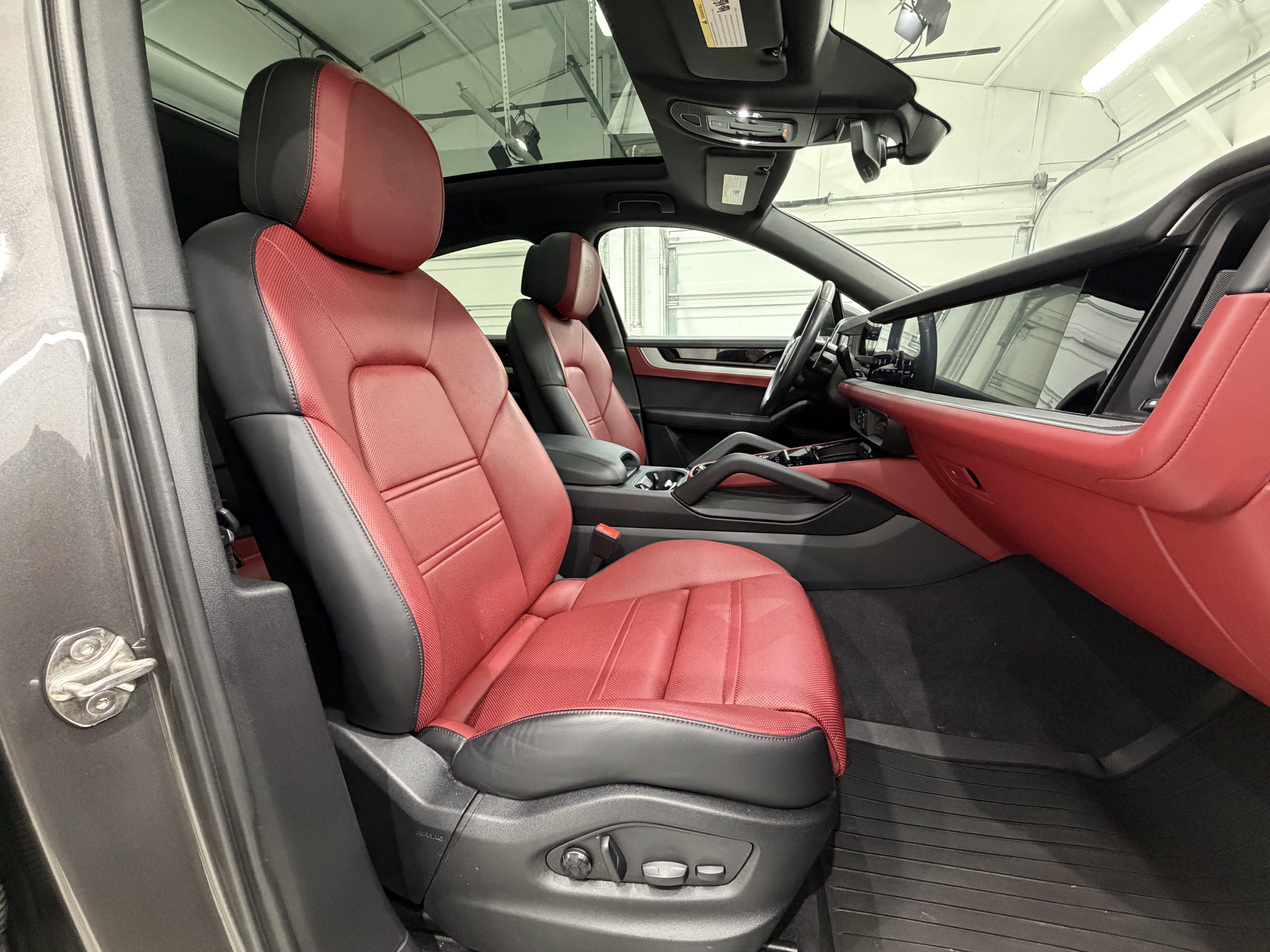 2024 Porsche Cayenne Coupe AWD