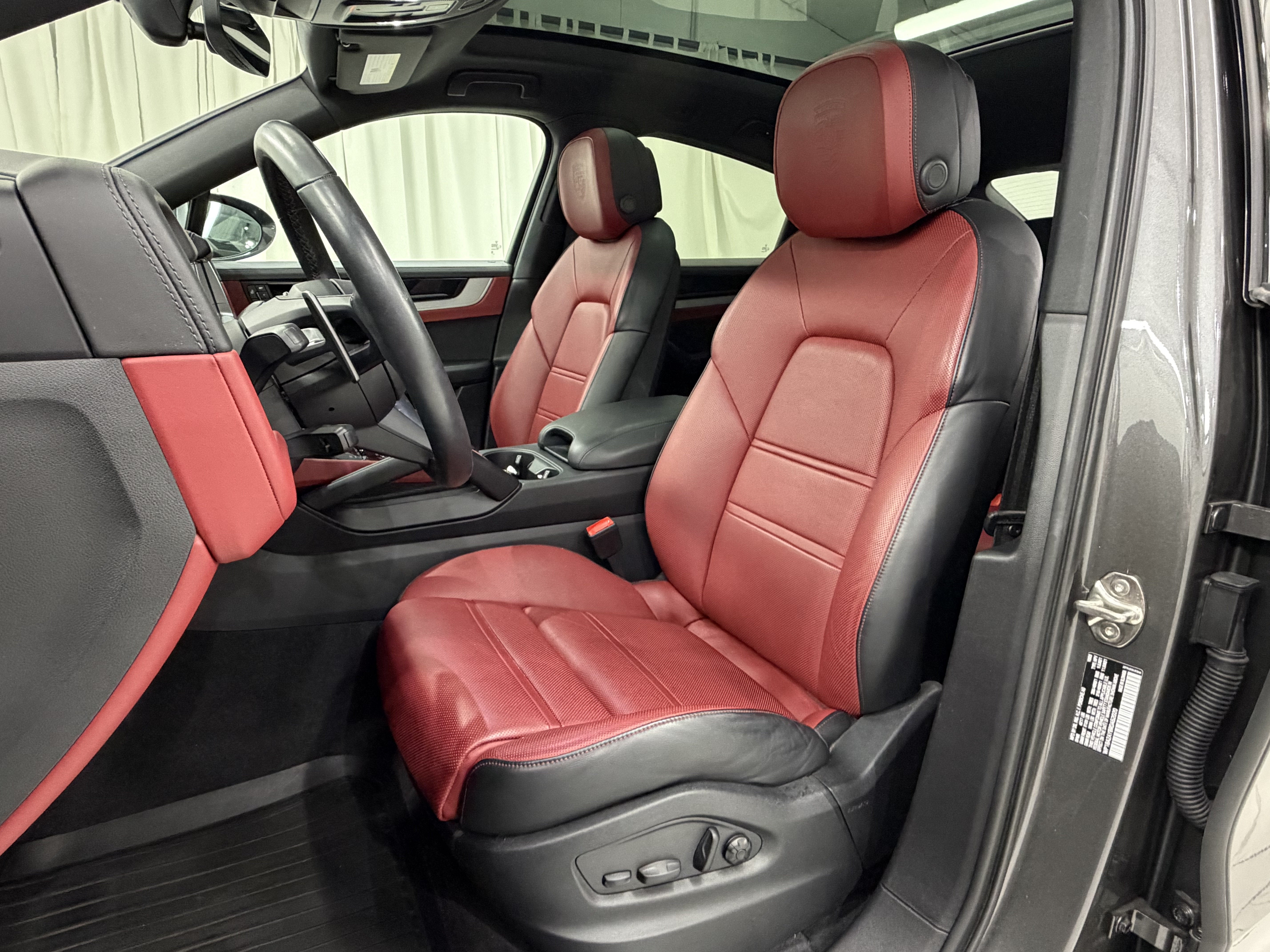 2024 Porsche Cayenne Coupe AWD
