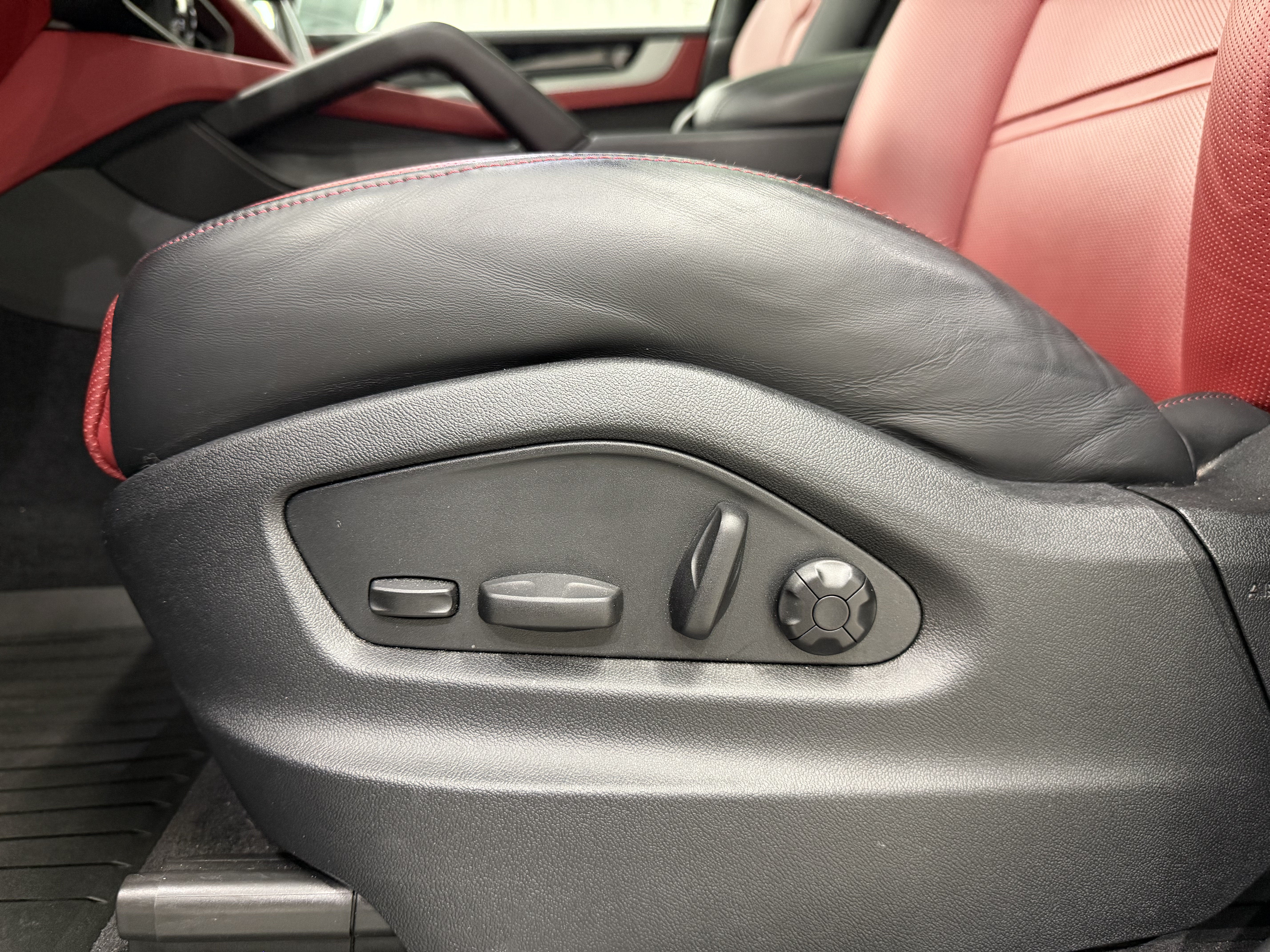 2024 Porsche Cayenne Coupe AWD
