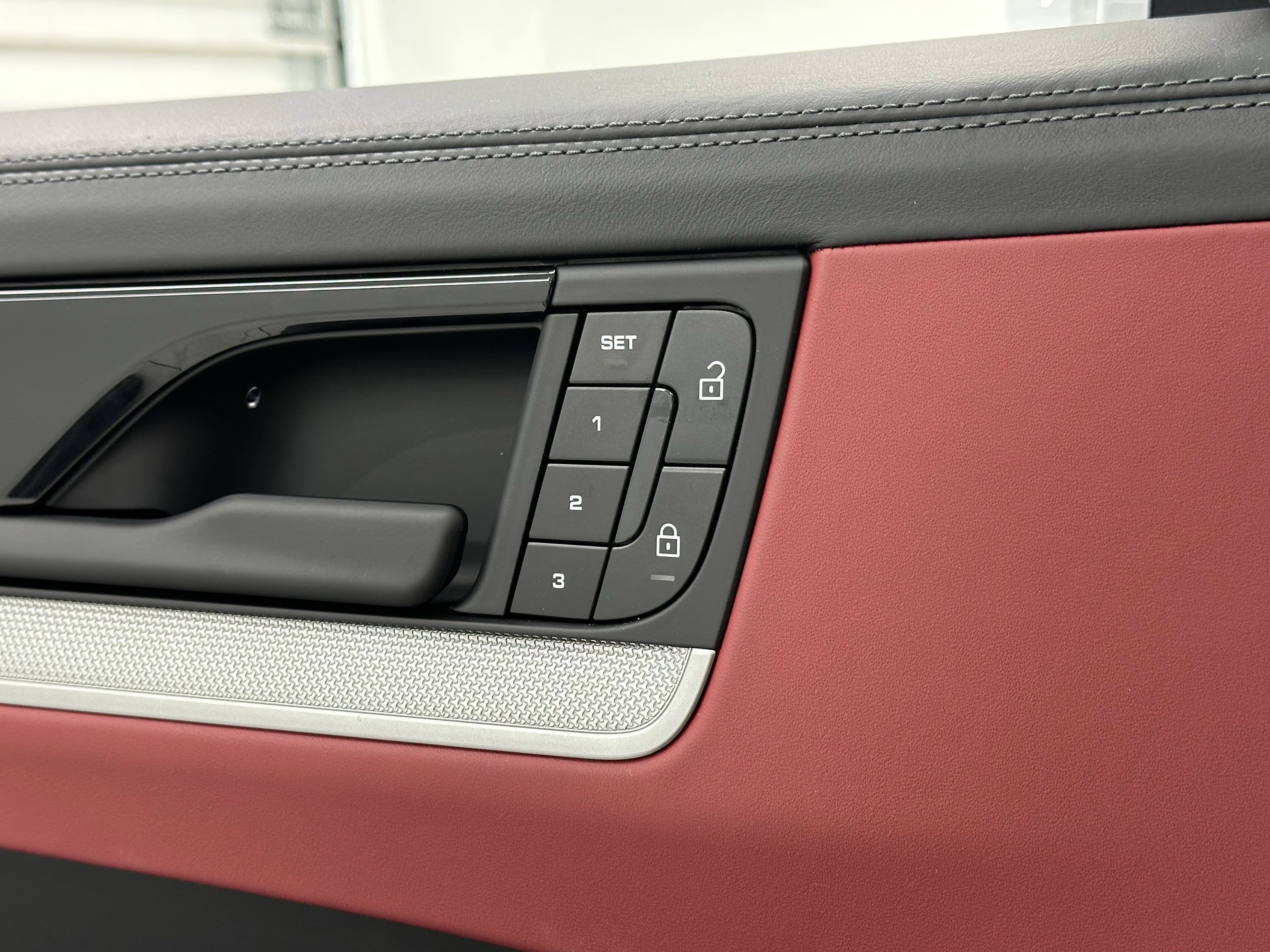 2025 Porsche Cayenne E-Hybrid