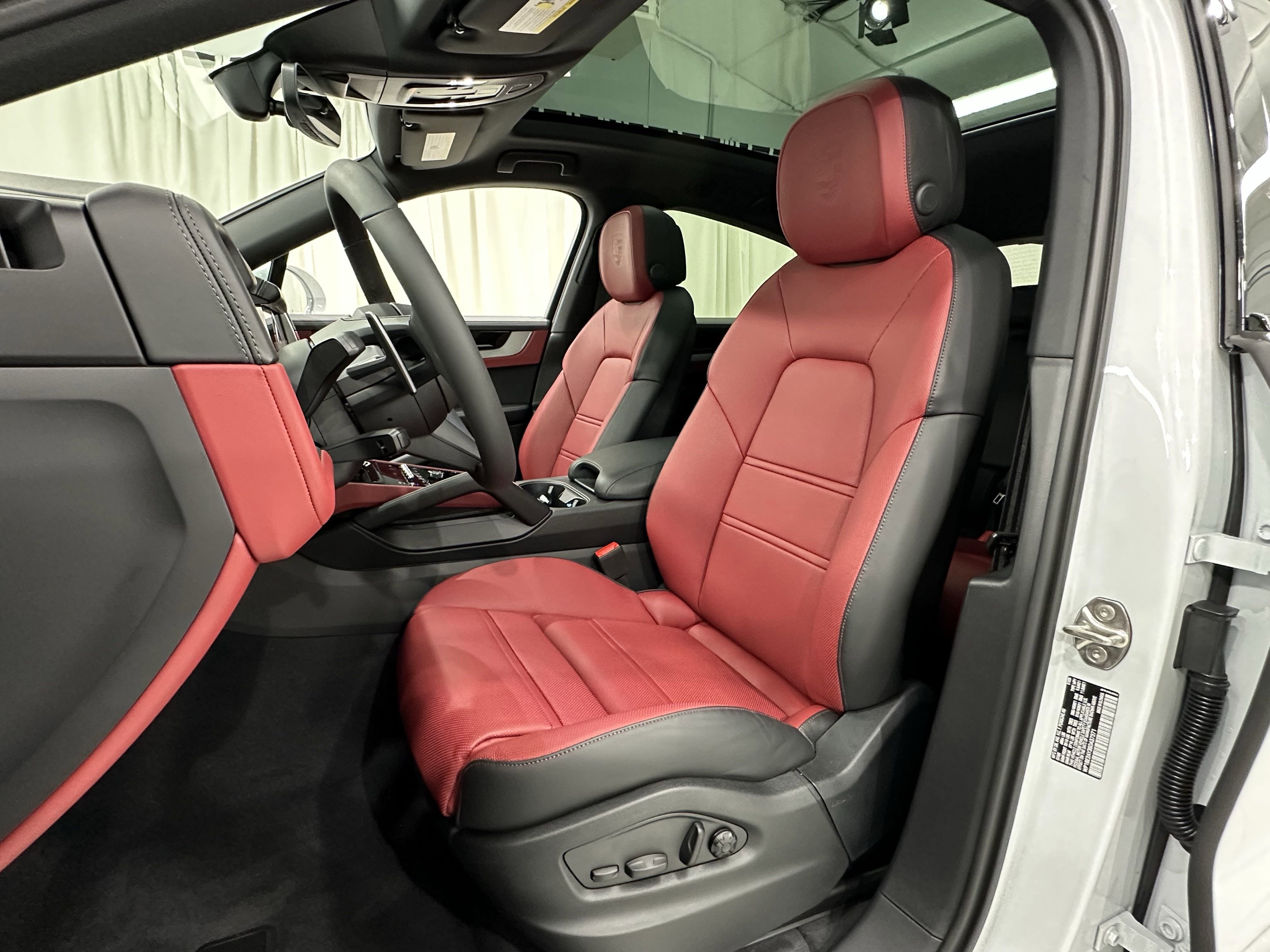 2025 Porsche Cayenne E-Hybrid