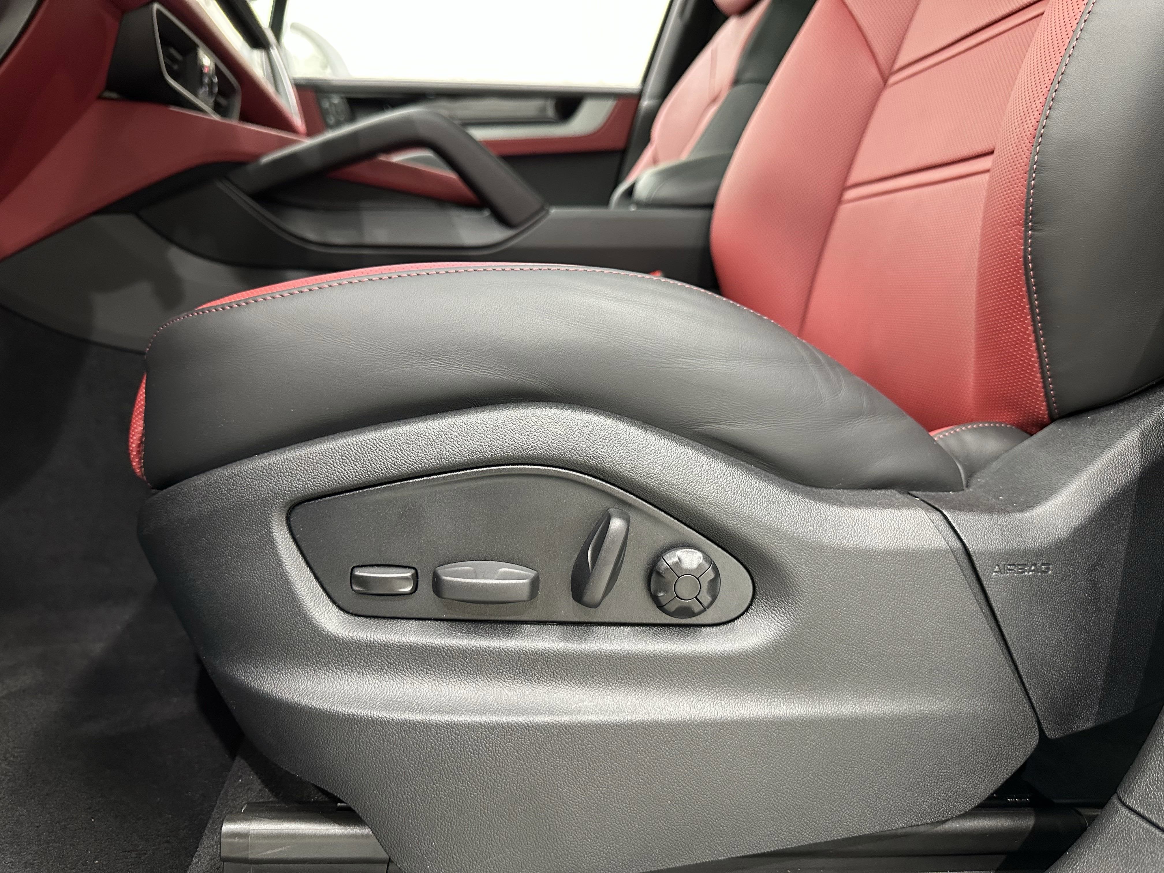 2025 Porsche Cayenne E-Hybrid