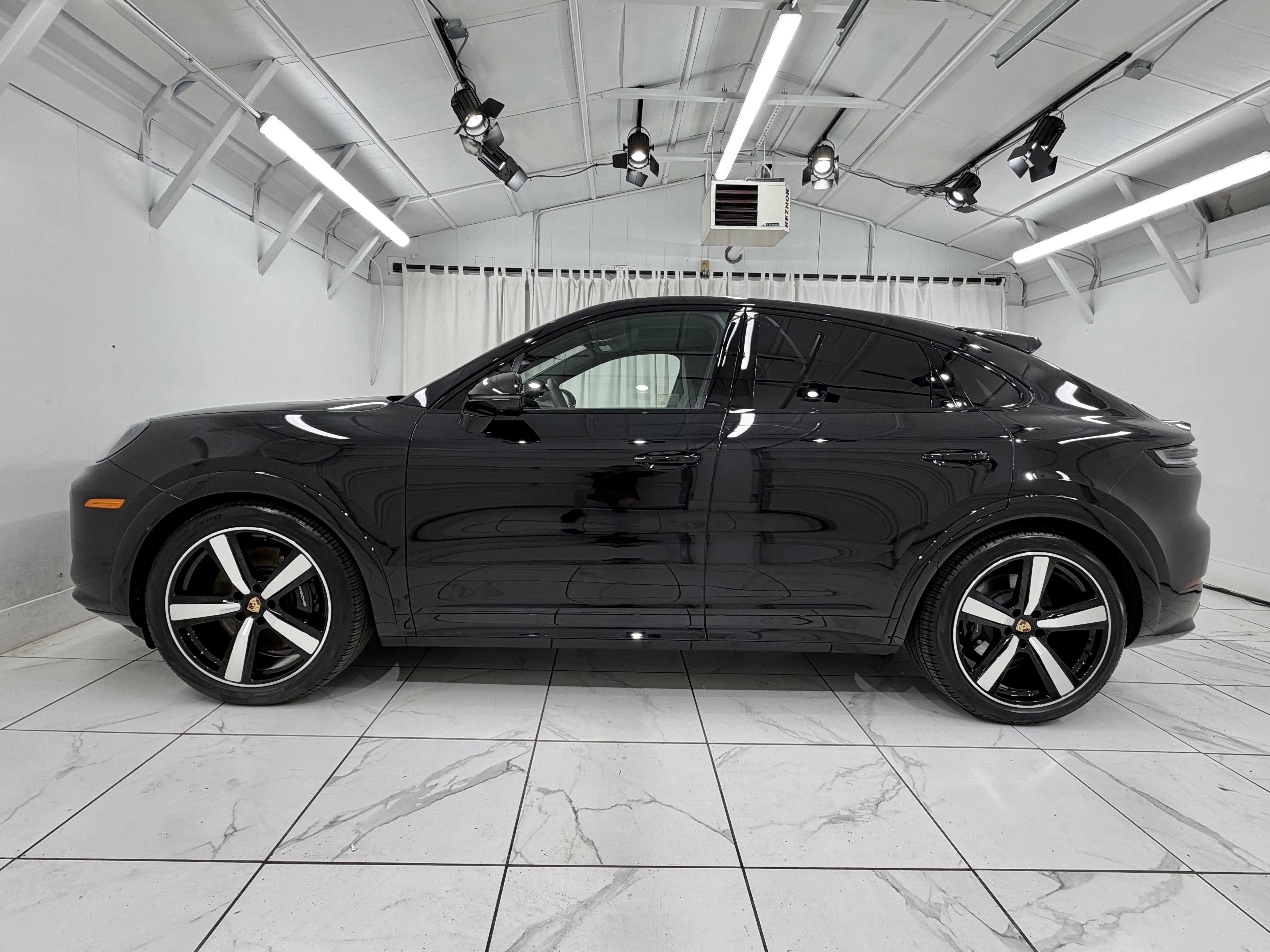 2025 Porsche Cayenne GTS