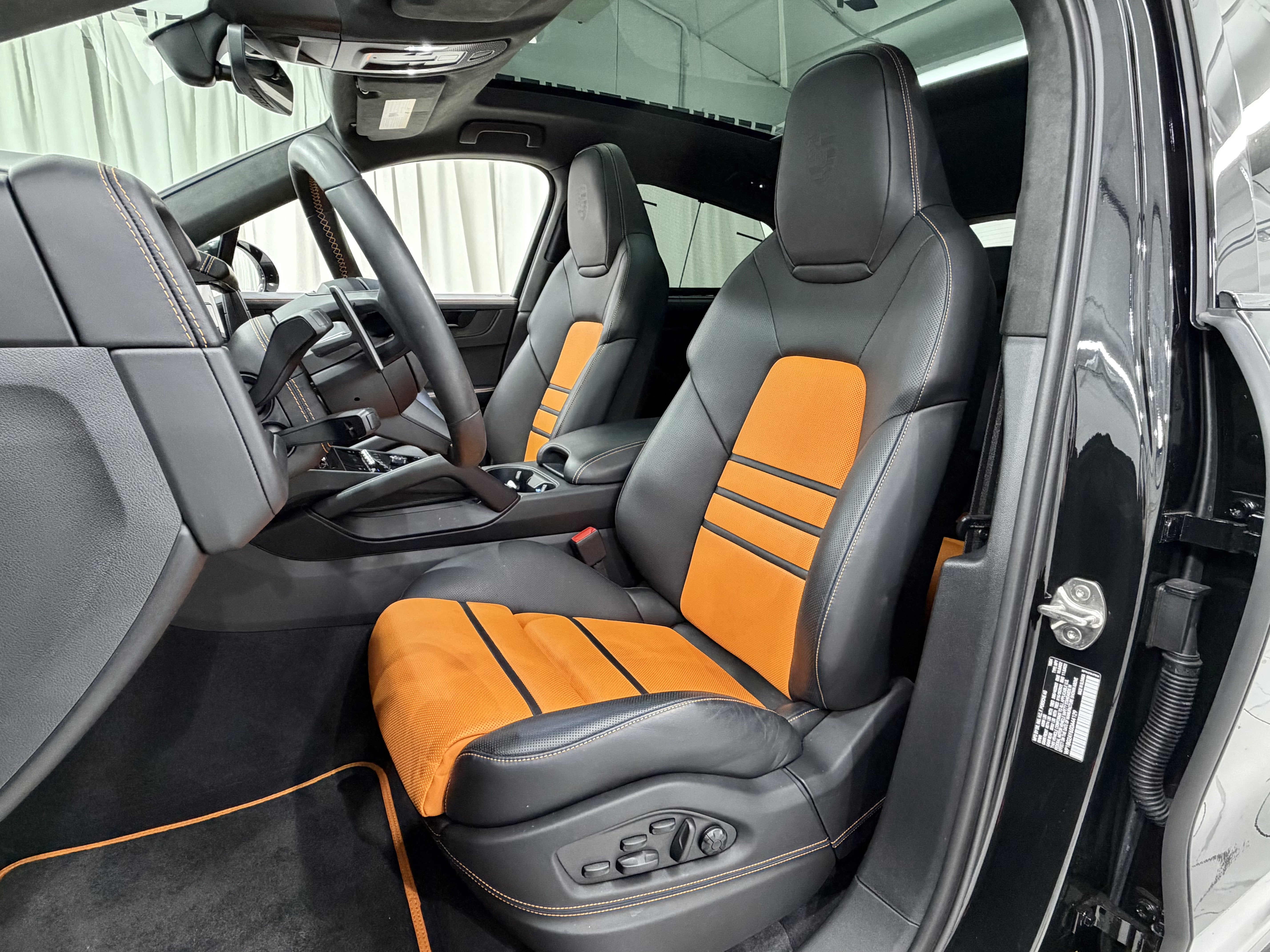 2025 Porsche Cayenne GTS