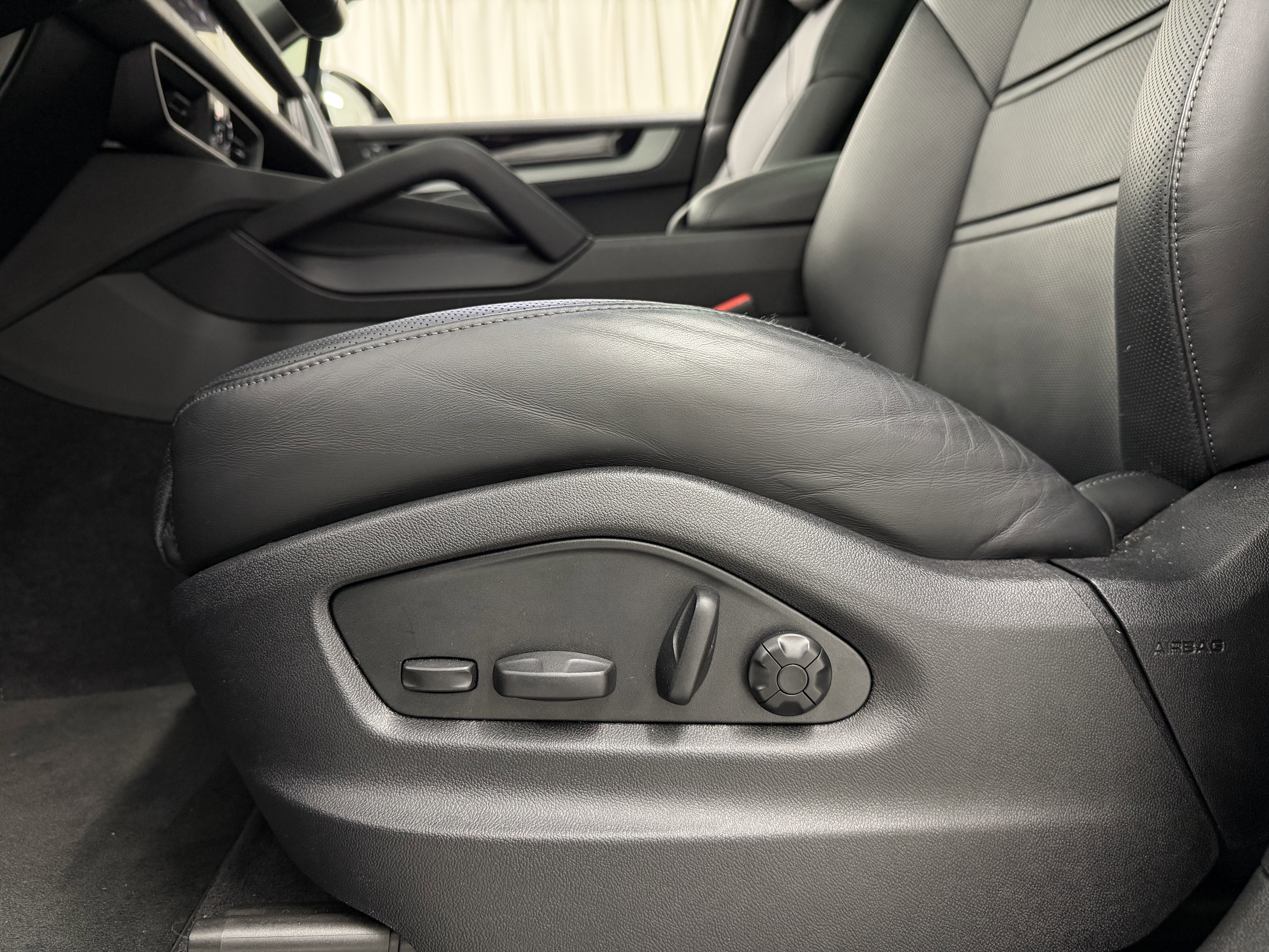 2024 Porsche Cayenne S