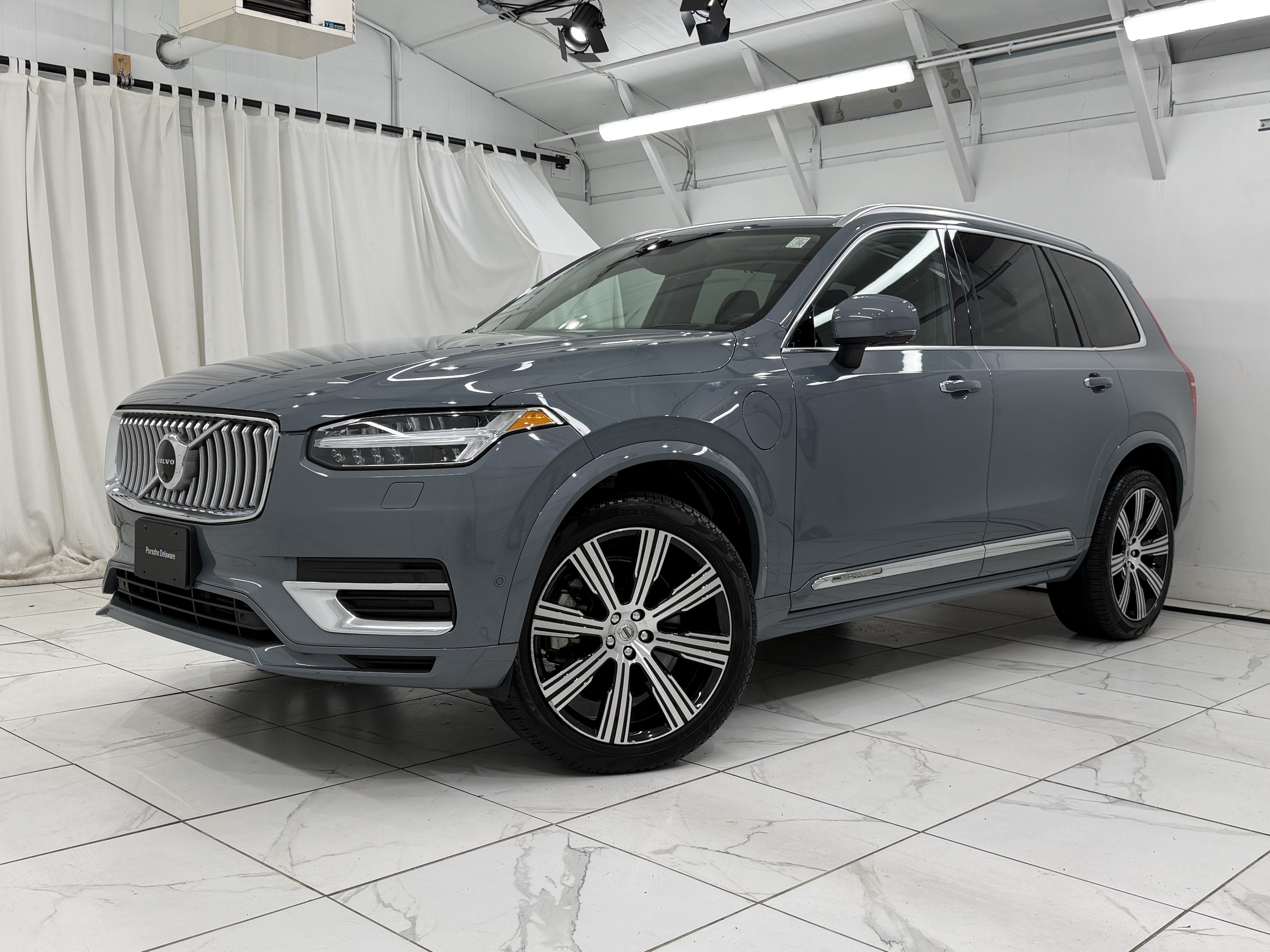 2021 Volvo XC90 T8 Inscription 6 Passenger