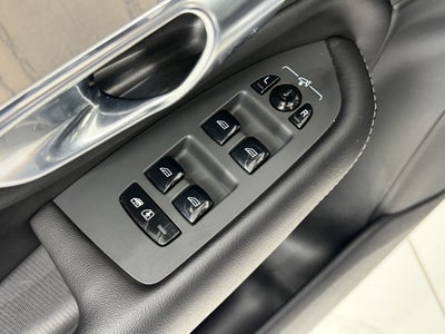 2021 Volvo XC90 T8 Inscription 6 Passenger