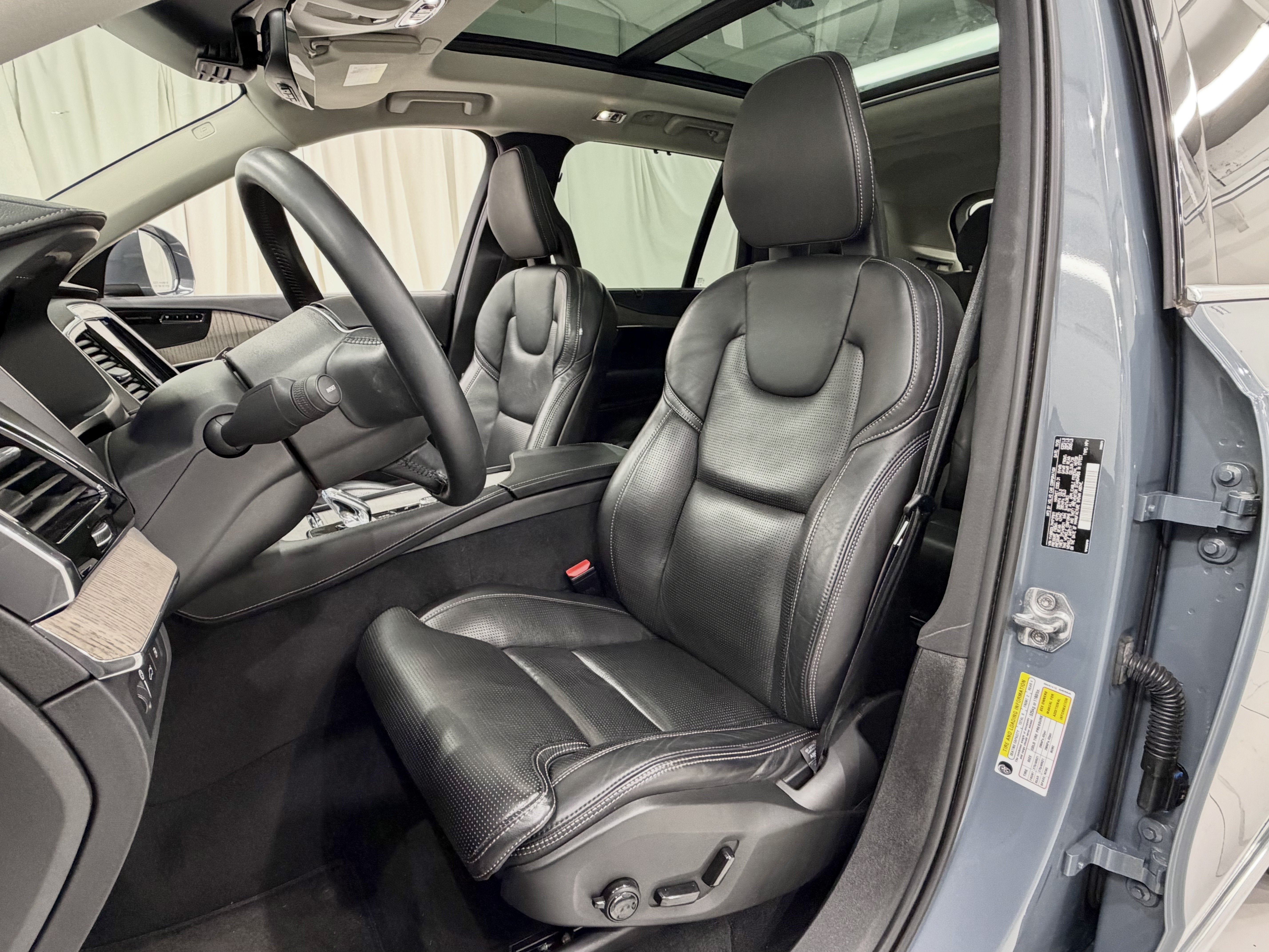 2021 Volvo XC90 T8 Inscription 6 Passenger
