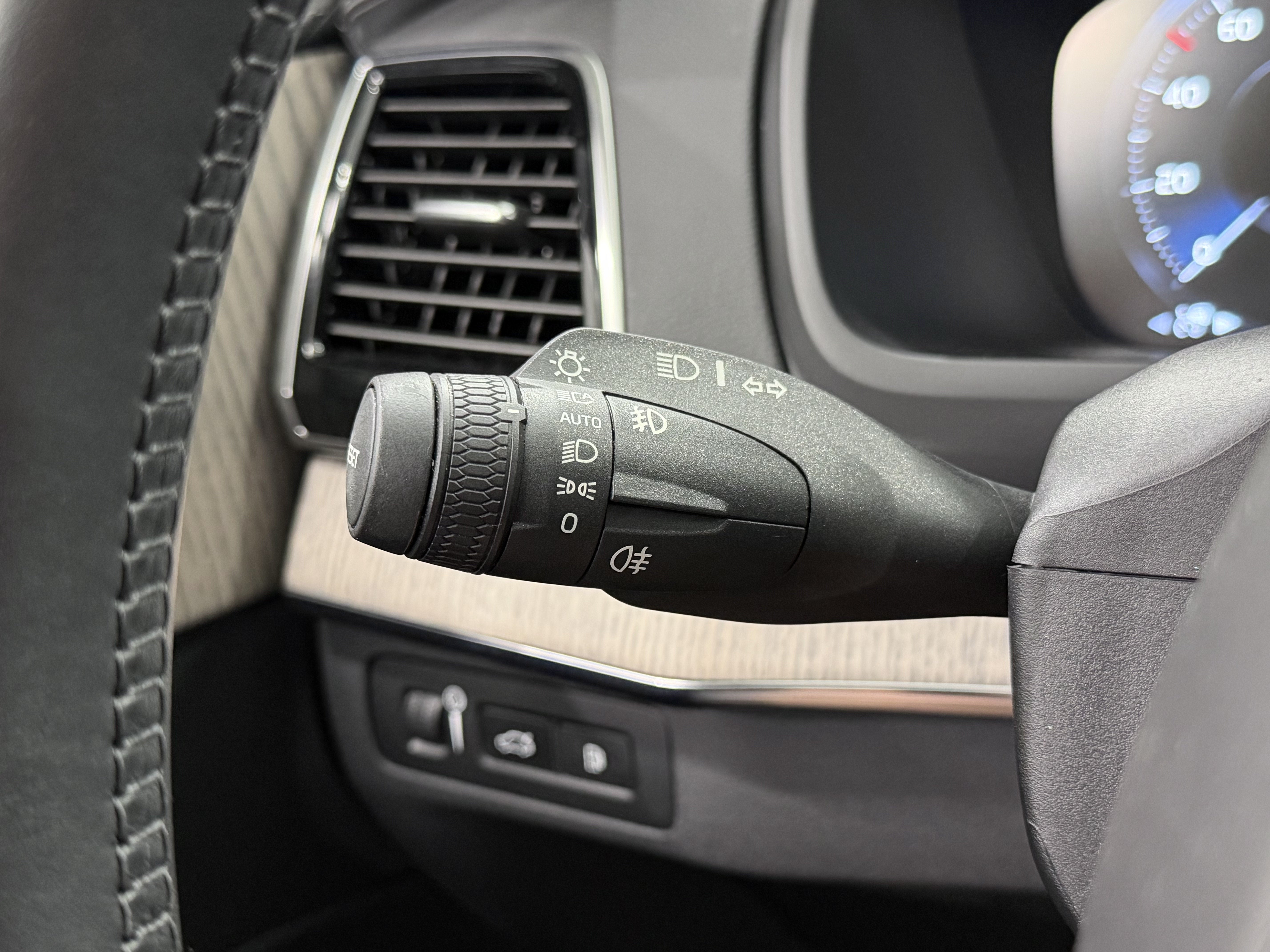 2021 Volvo XC90 T8 Inscription 6 Passenger