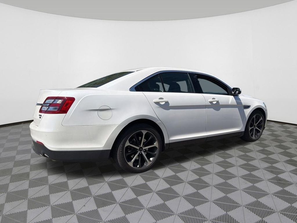2016 Ford Taurus SEL