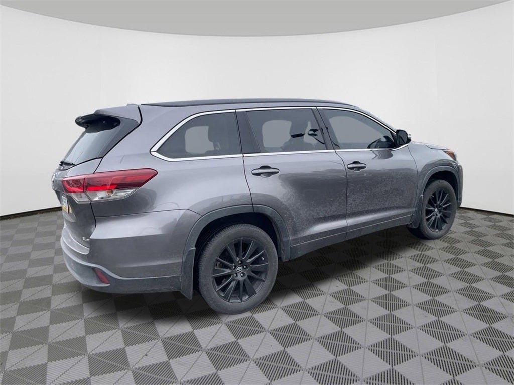 2019 Toyota Highlander SE