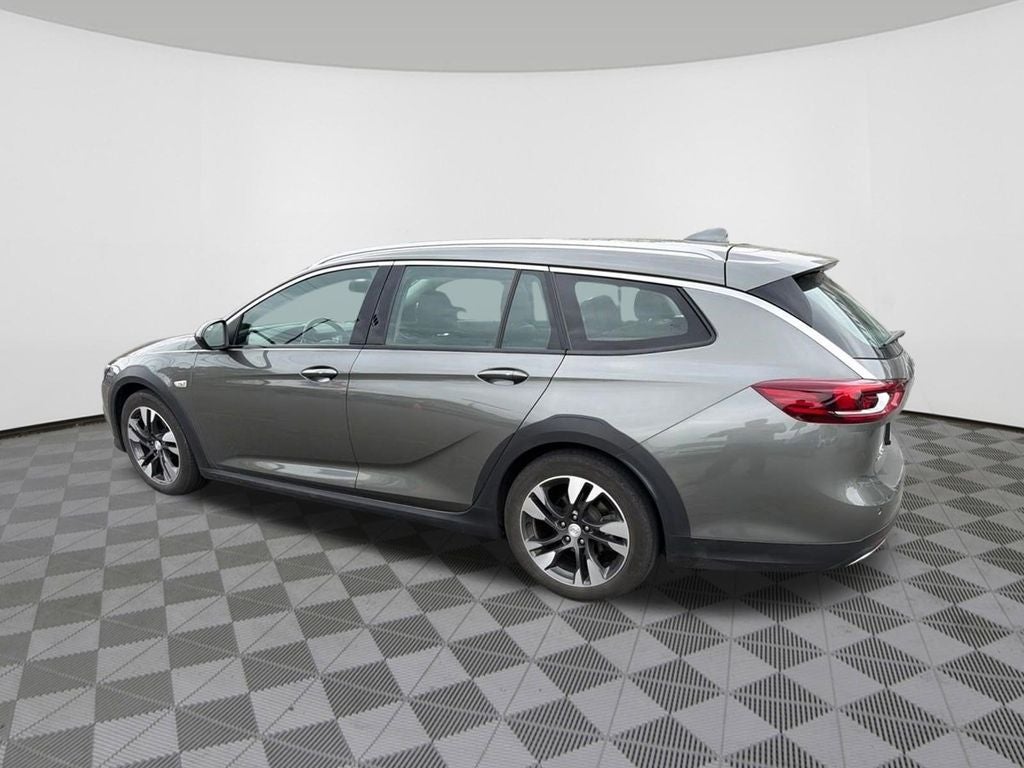 2018 Buick Regal TourX Essence