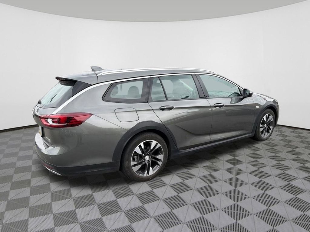 2018 Buick Regal TourX Essence