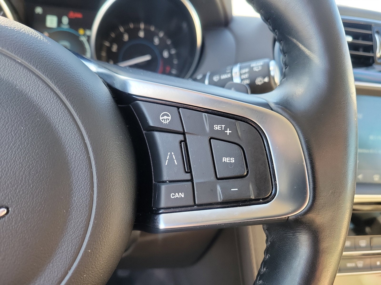 2020 Jaguar F-PACE 25t Prestige