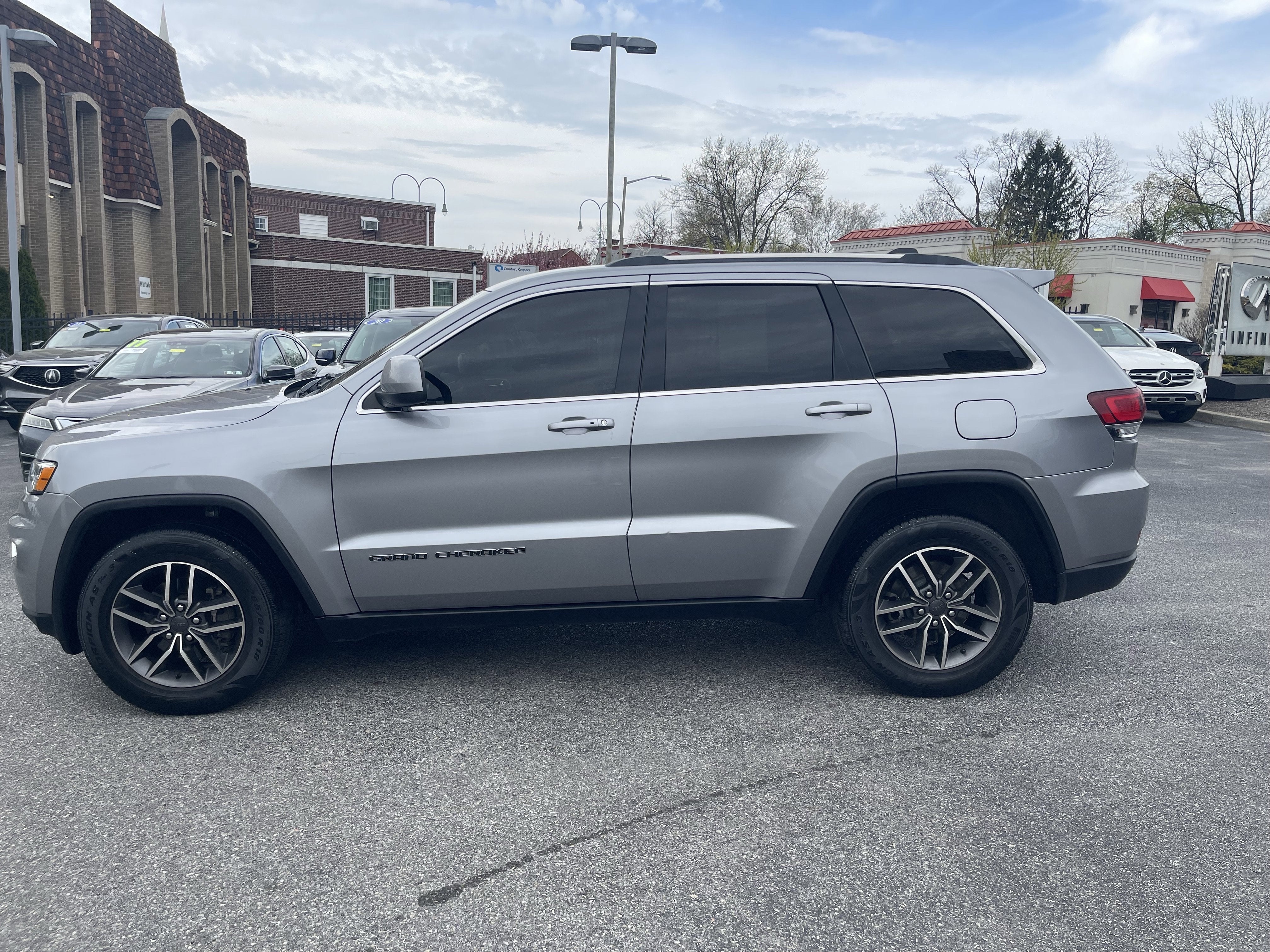 2020 Jeep Grand Cherokee Laredo E