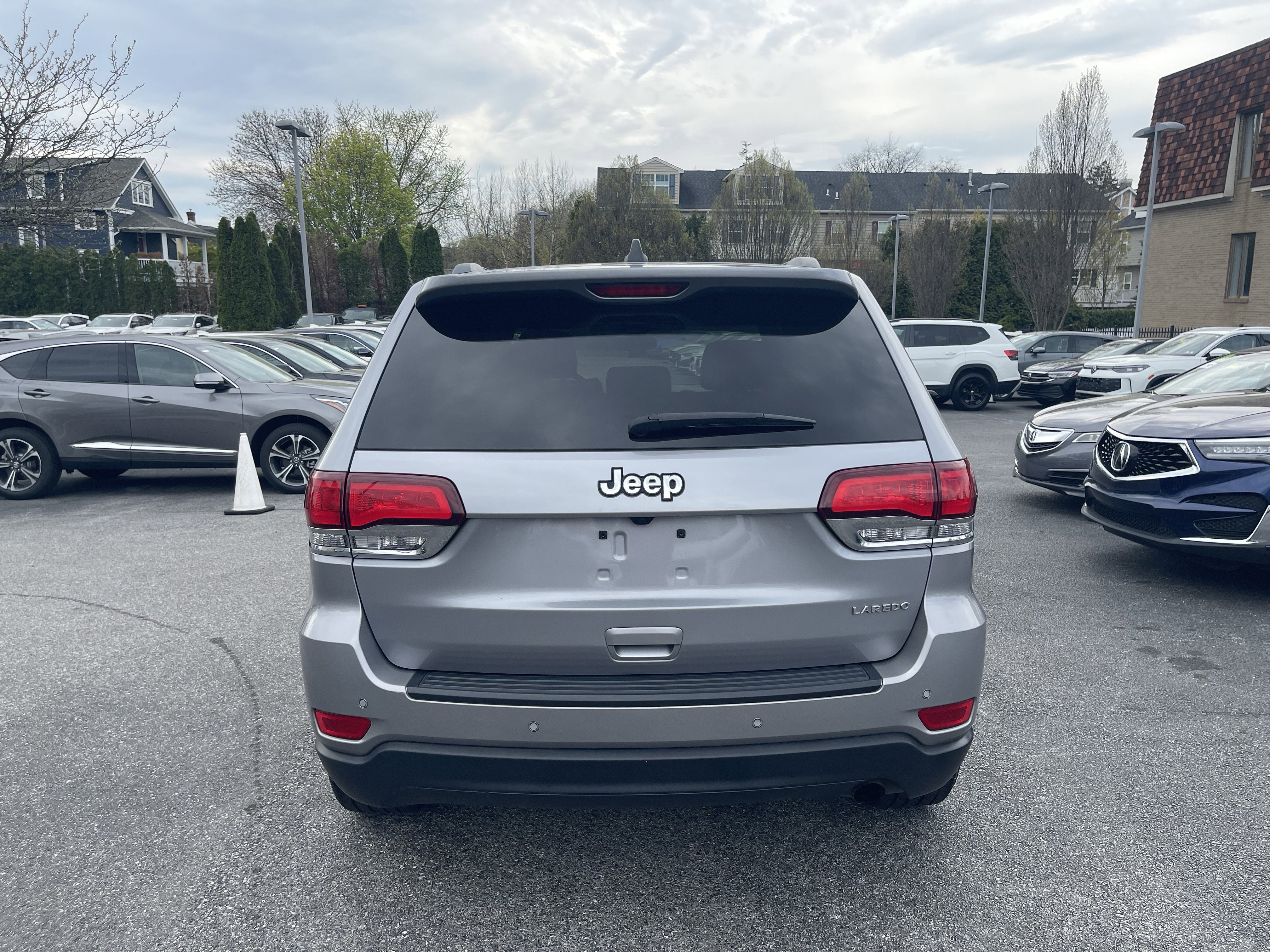 2020 Jeep Grand Cherokee Laredo E
