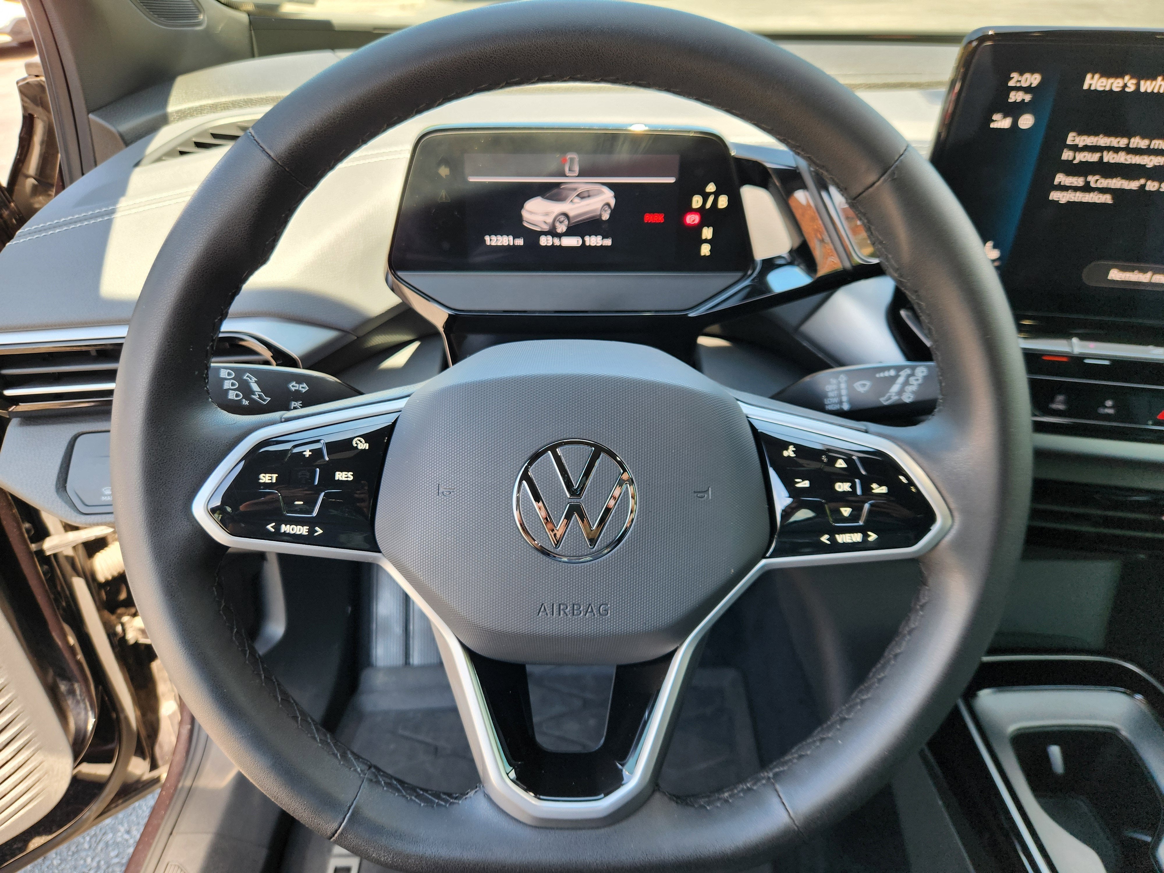 2023 Volkswagen ID.4 Pro