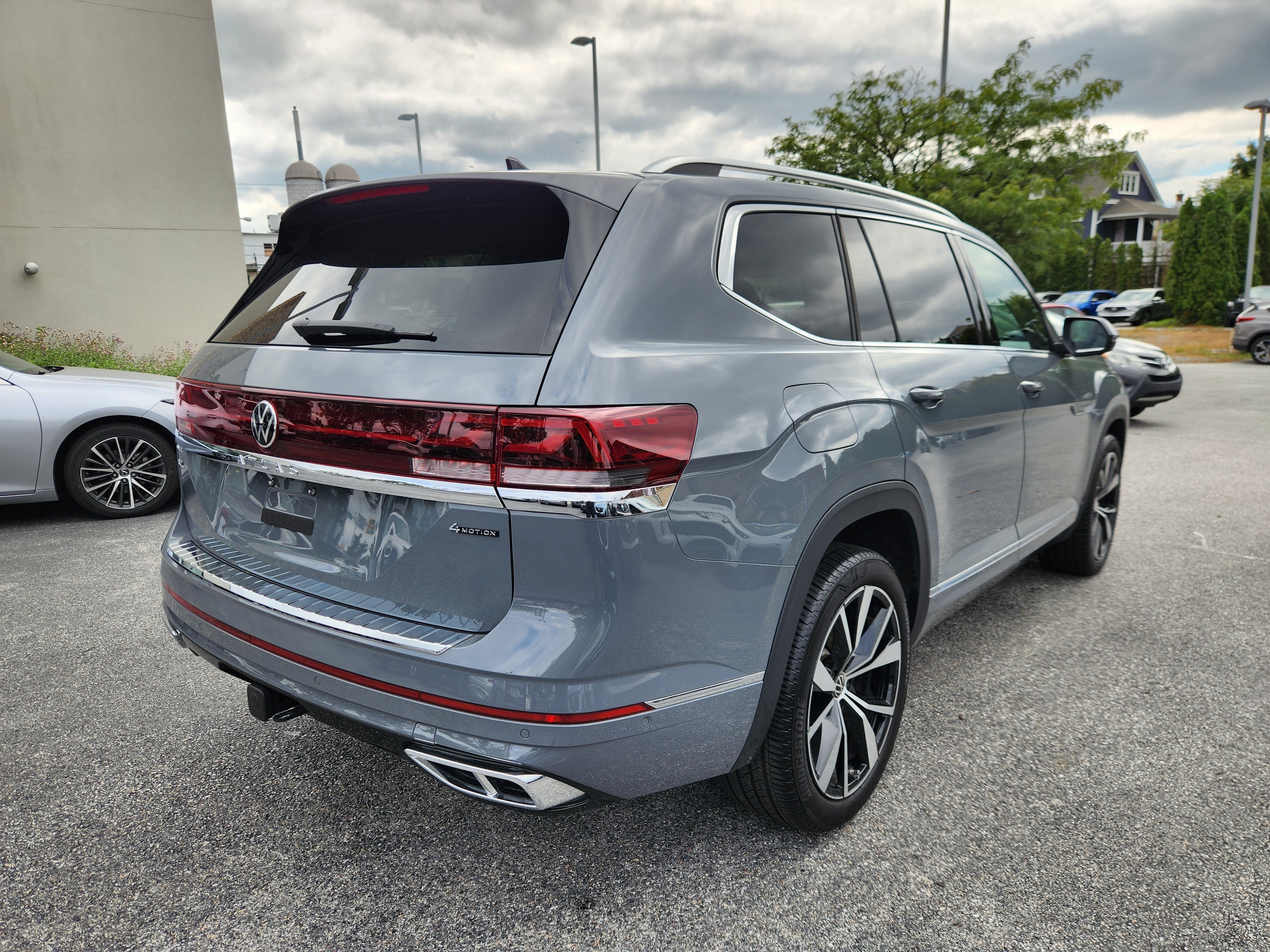 2026 Volkswagen Atlas 2.0T SEL Premium R-Line