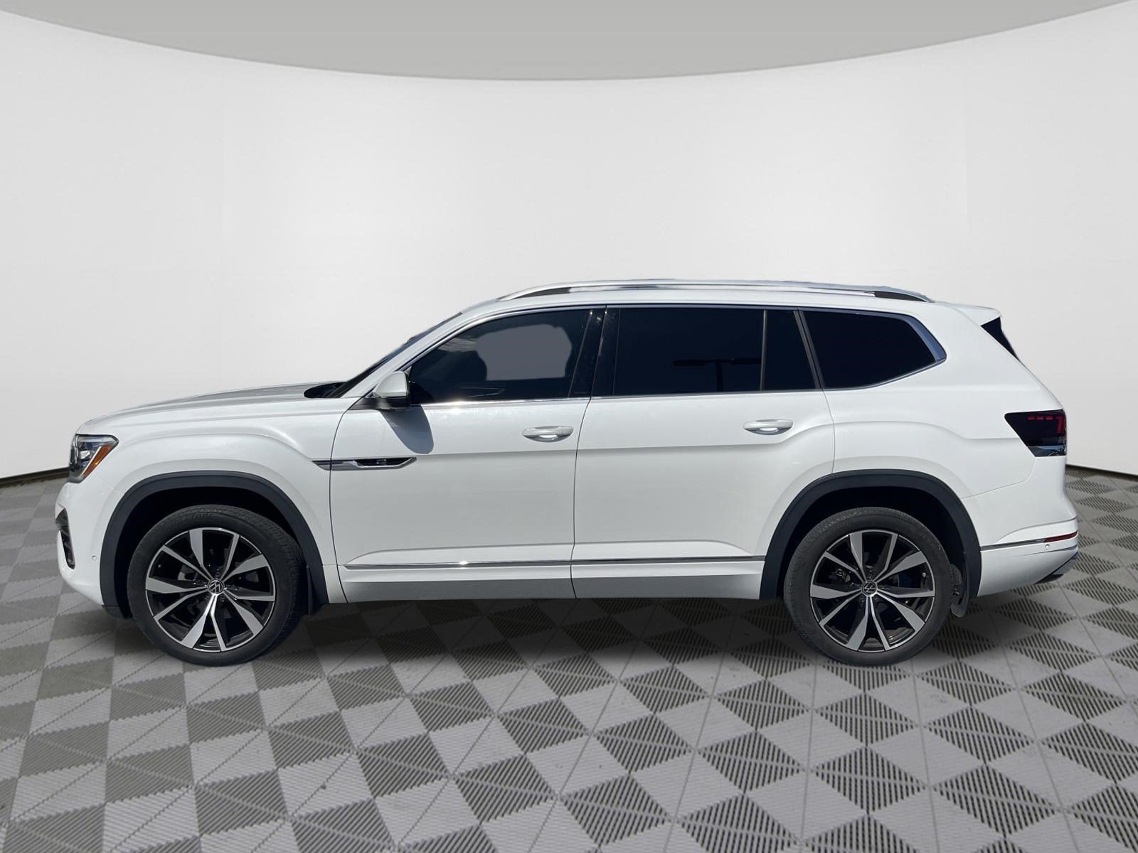 2024 Volkswagen Atlas 2.0T SEL Premium R-Line
