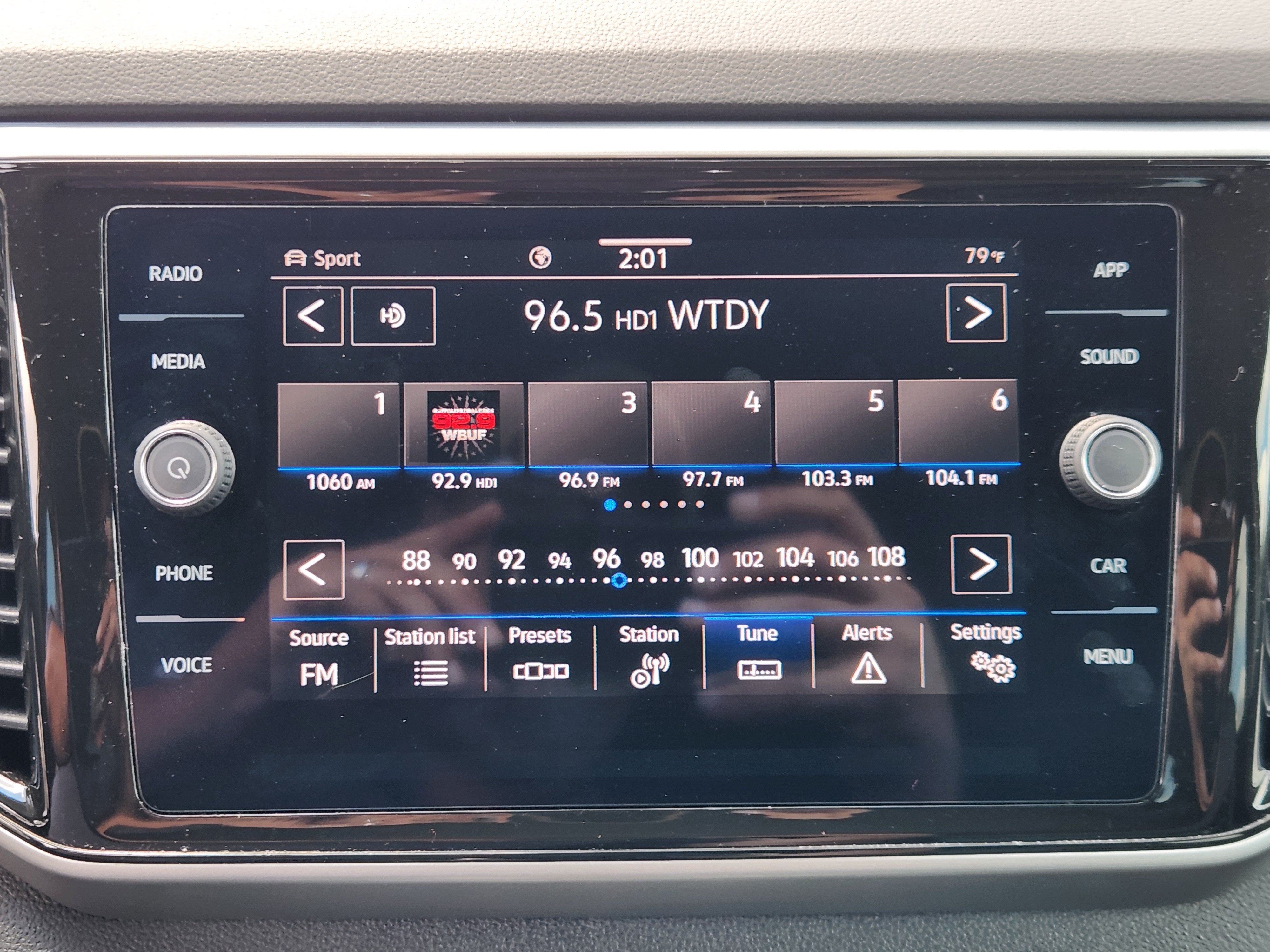 2023 Volkswagen Atlas 3.6L V6 SE w/Technology