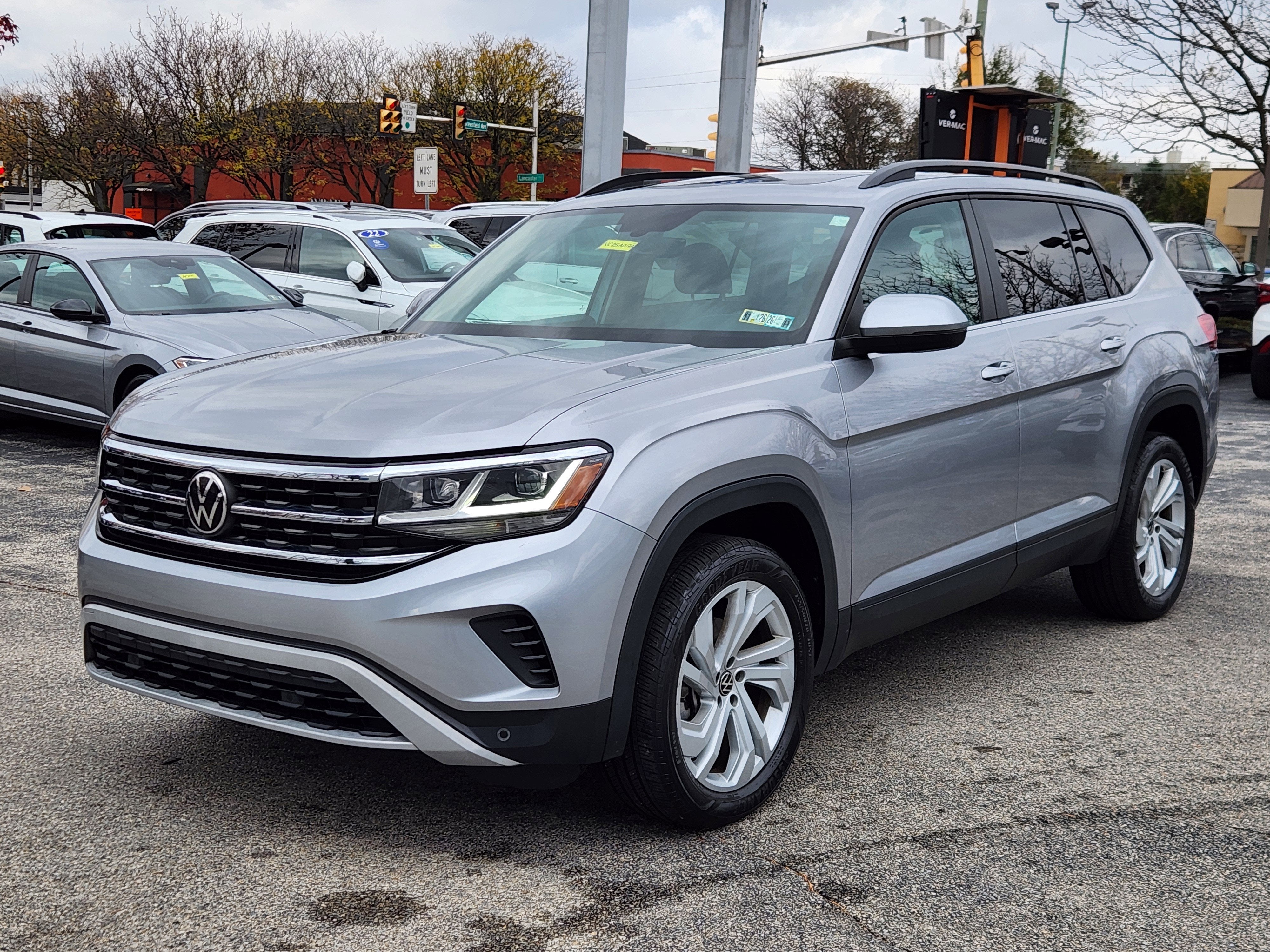 2021 Volkswagen Atlas 3.6L V6 SE w/Technology