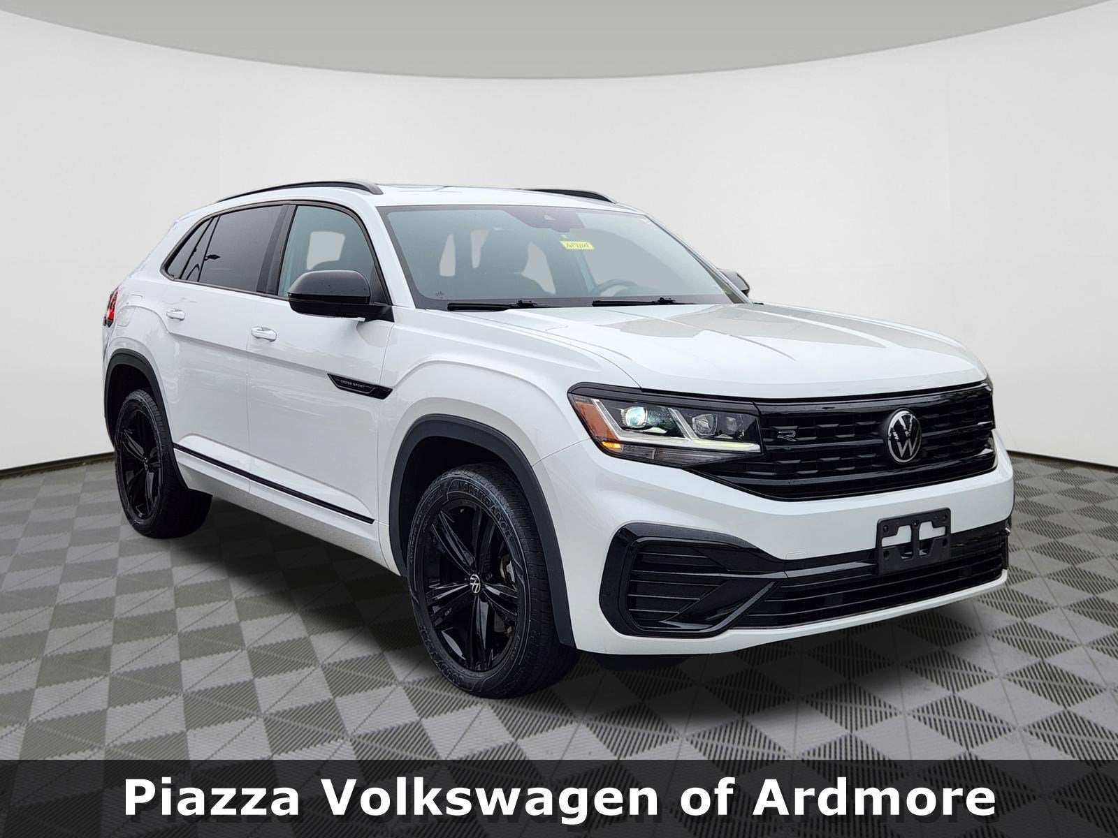 2023 Volkswagen Atlas Cross Sport 2.0T SEL R-Line Black