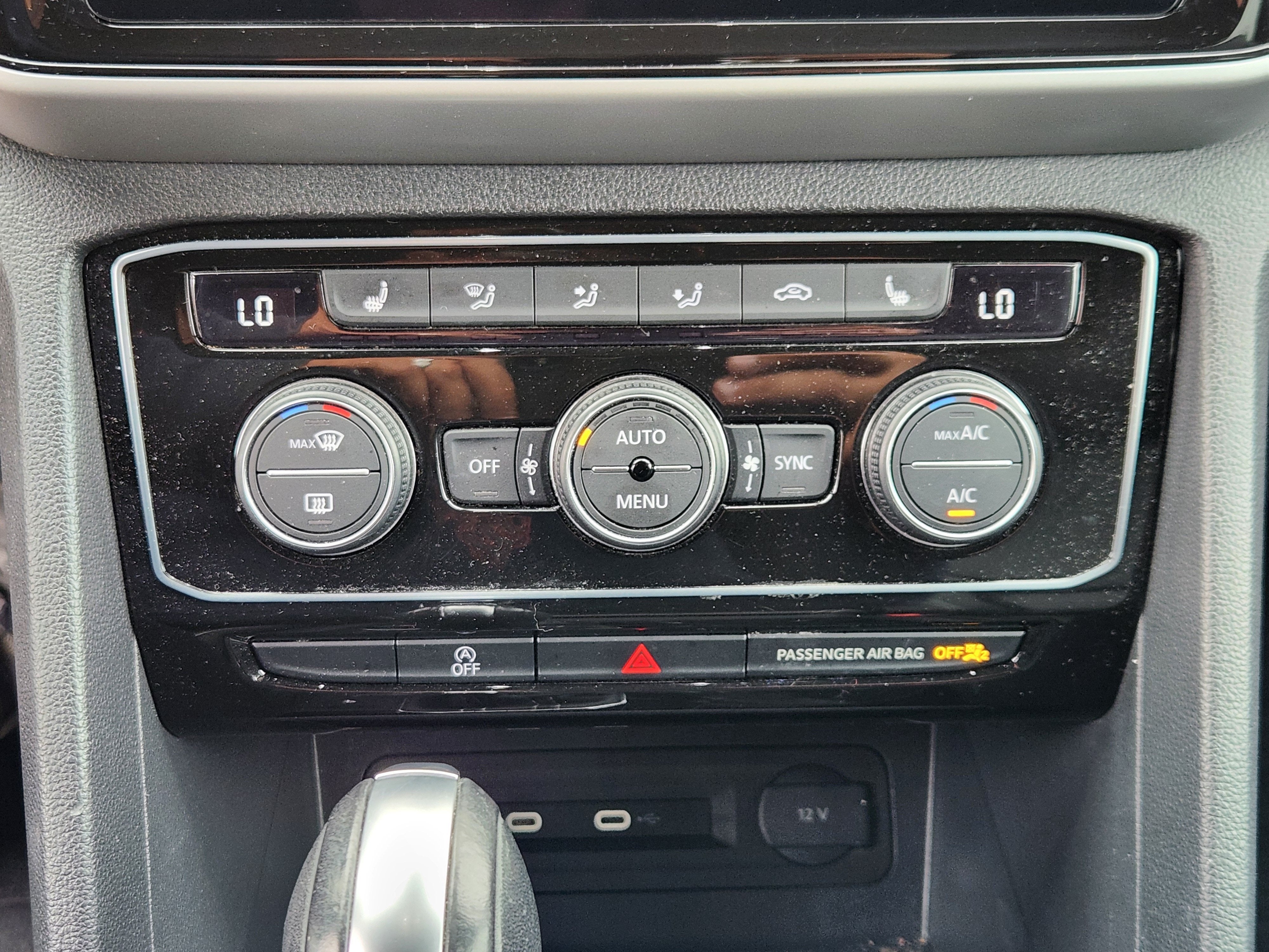 2023 Volkswagen Atlas Cross Sport 2.0T SEL R-Line Black