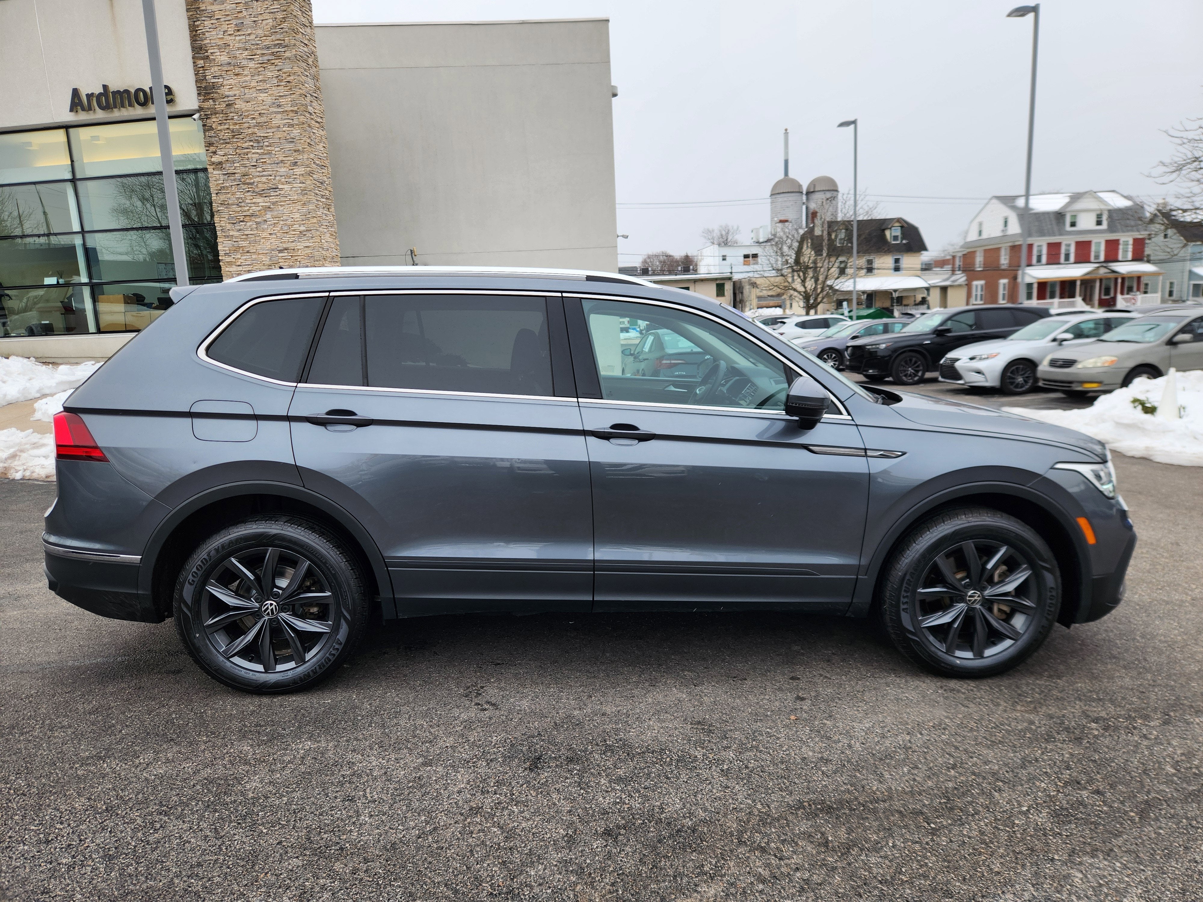 2023 Volkswagen Tiguan SE