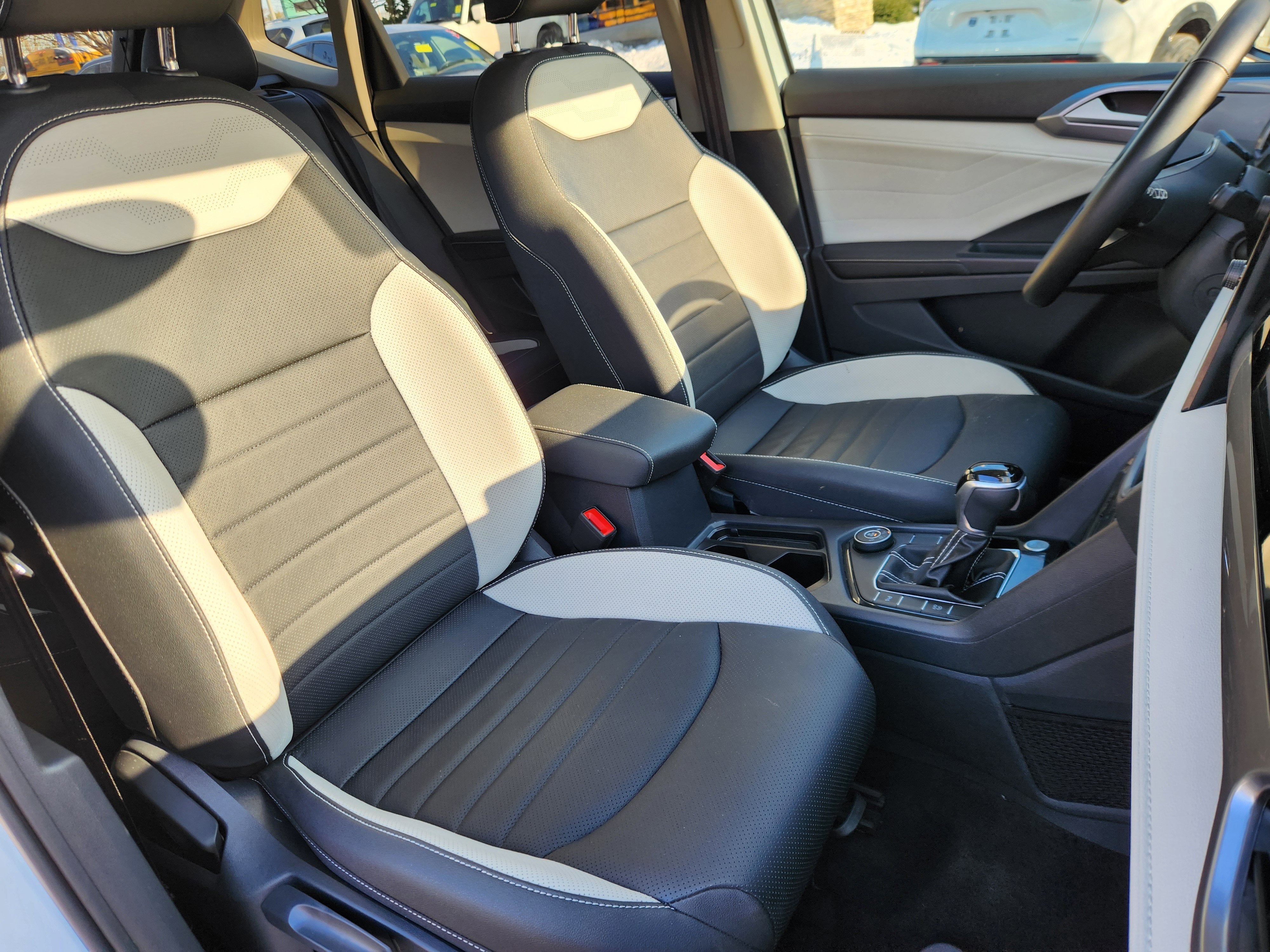 2025 Volkswagen Taos SEL